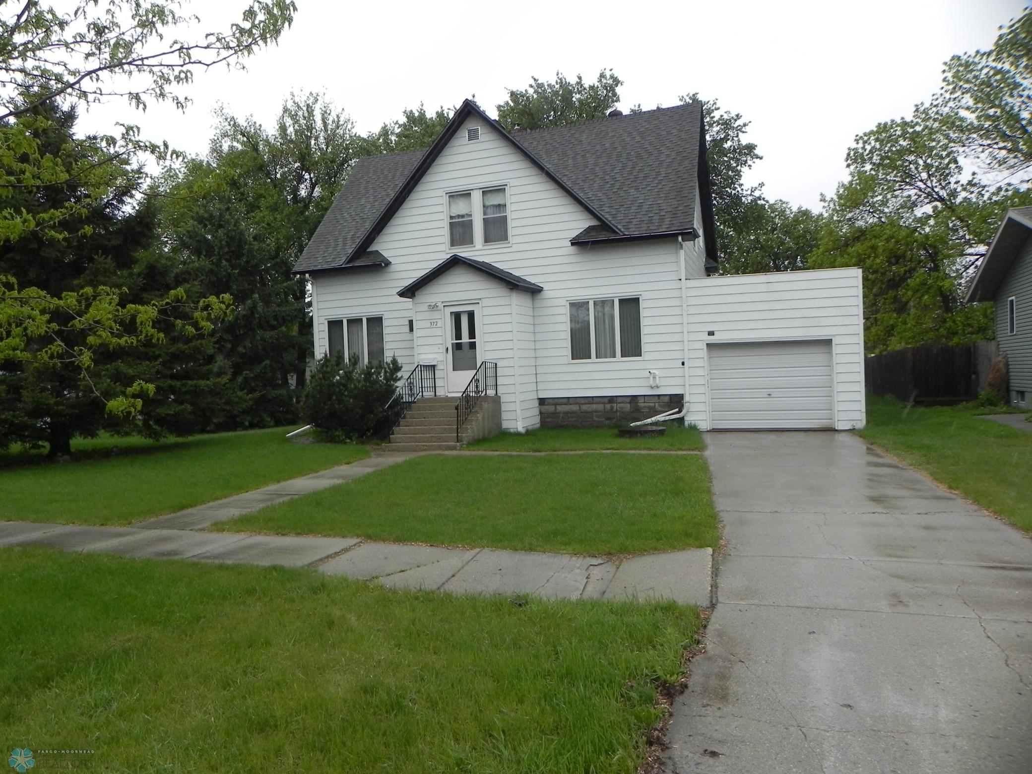 372 8th Avenue Property Photo 1