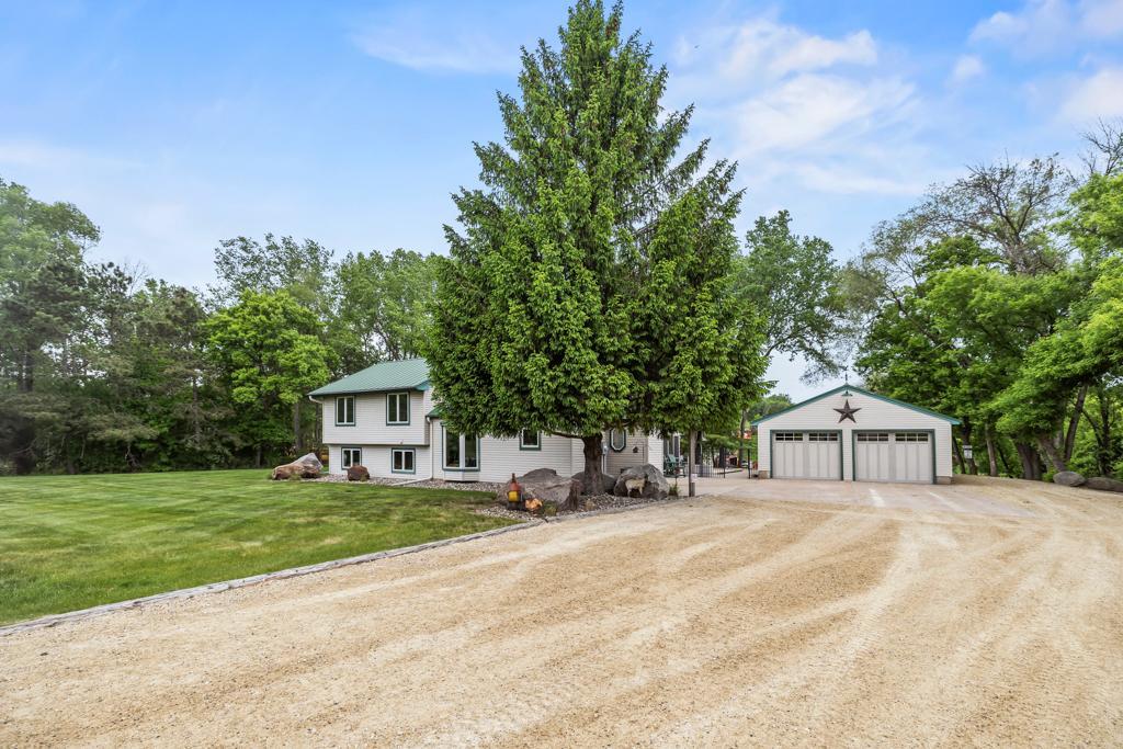 2511 Carver Avenue E Property Photo 2
