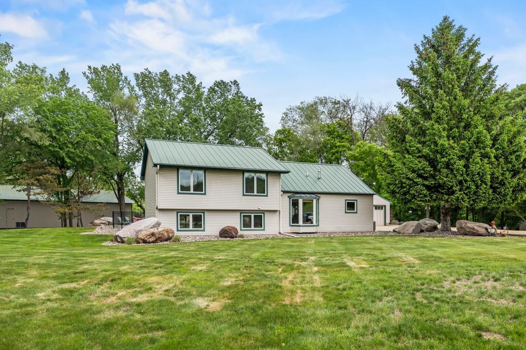 2511 Carver Avenue E Property Photo 3