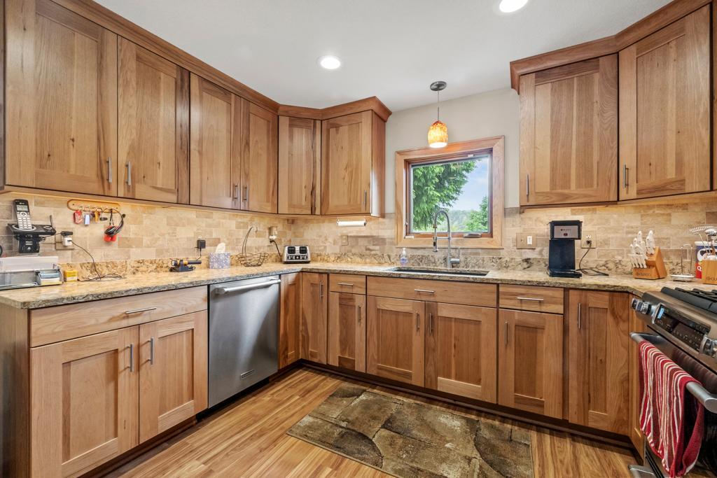 2511 Carver Avenue E Property Photo 12