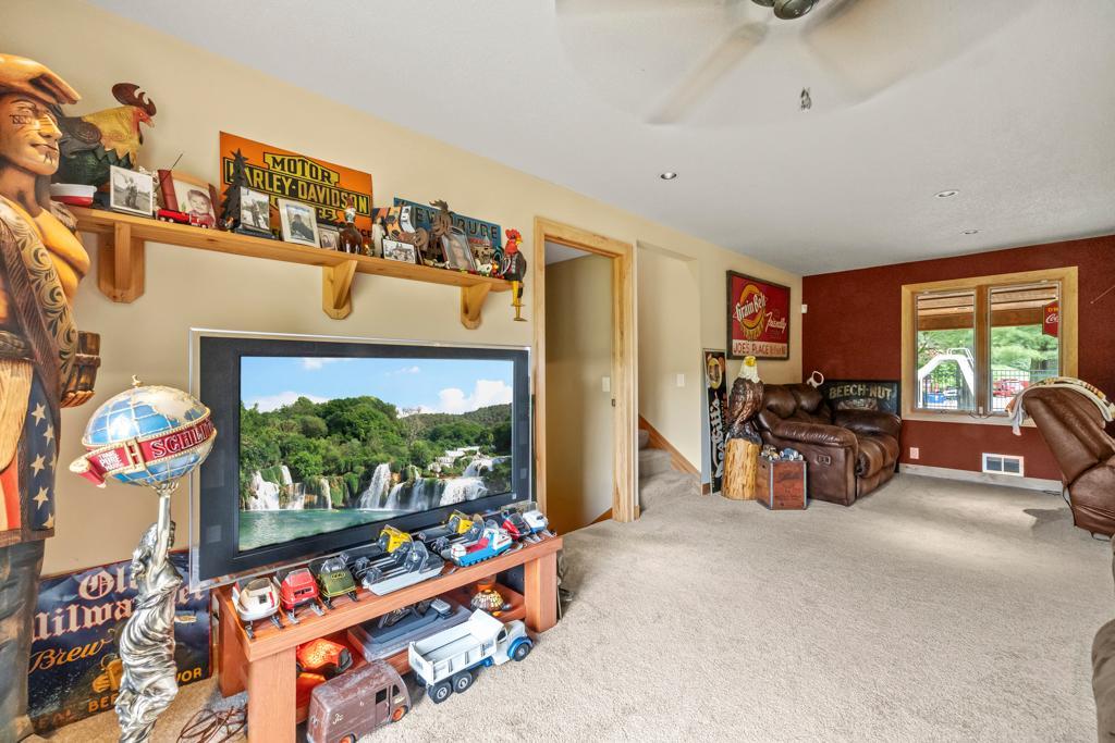 2511 Carver Avenue E Property Photo 19