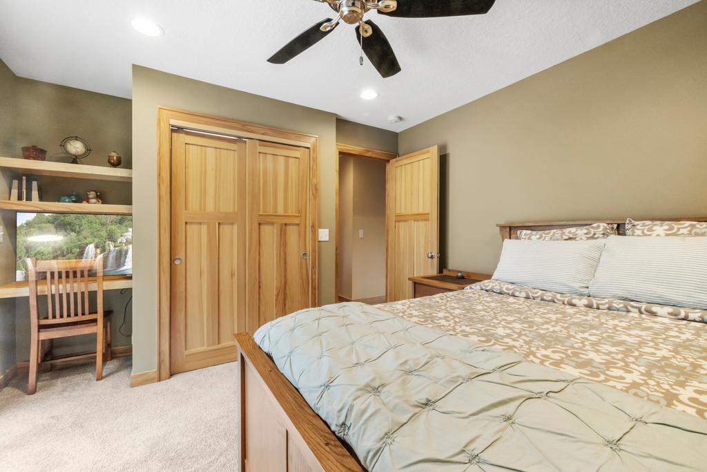 2511 Carver Avenue E Property Photo 23