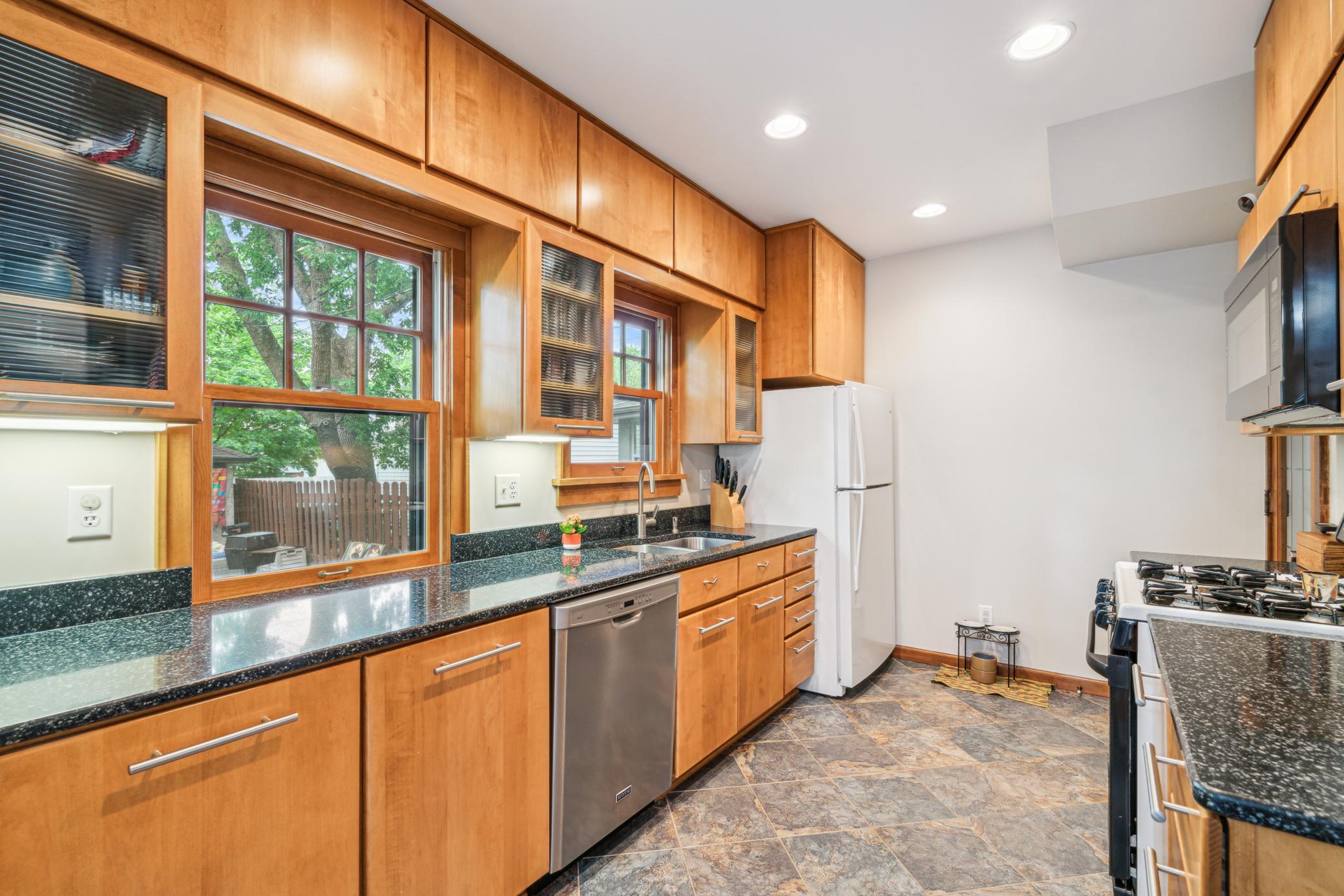 4832 Park Avenue Property Photo 14
