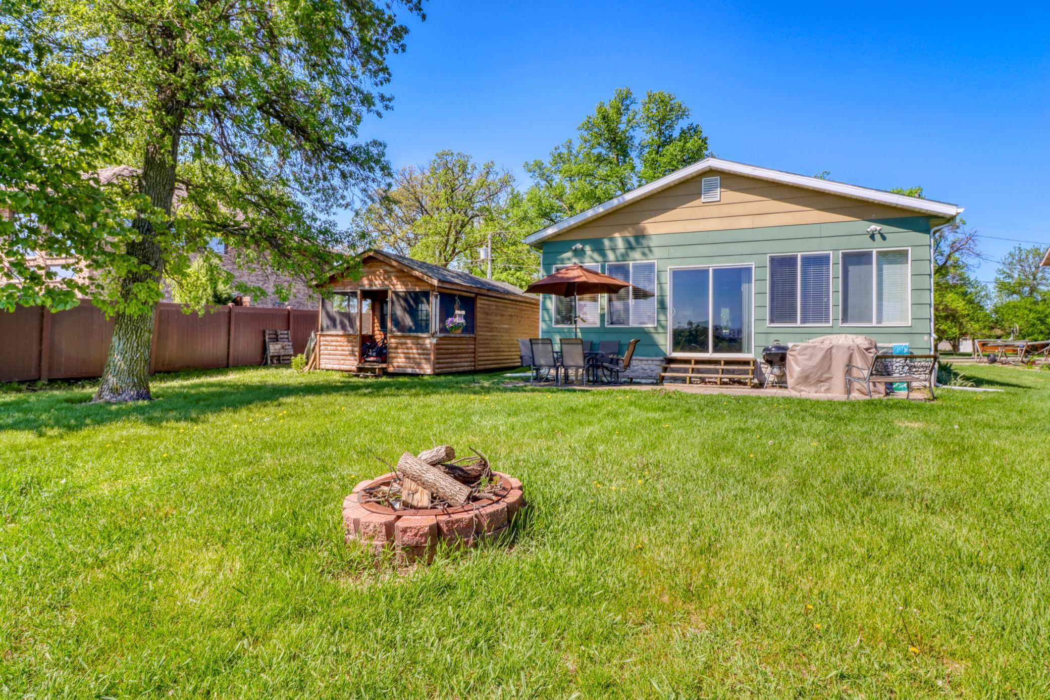 25934 Brolin Beach Road Property Photo 1