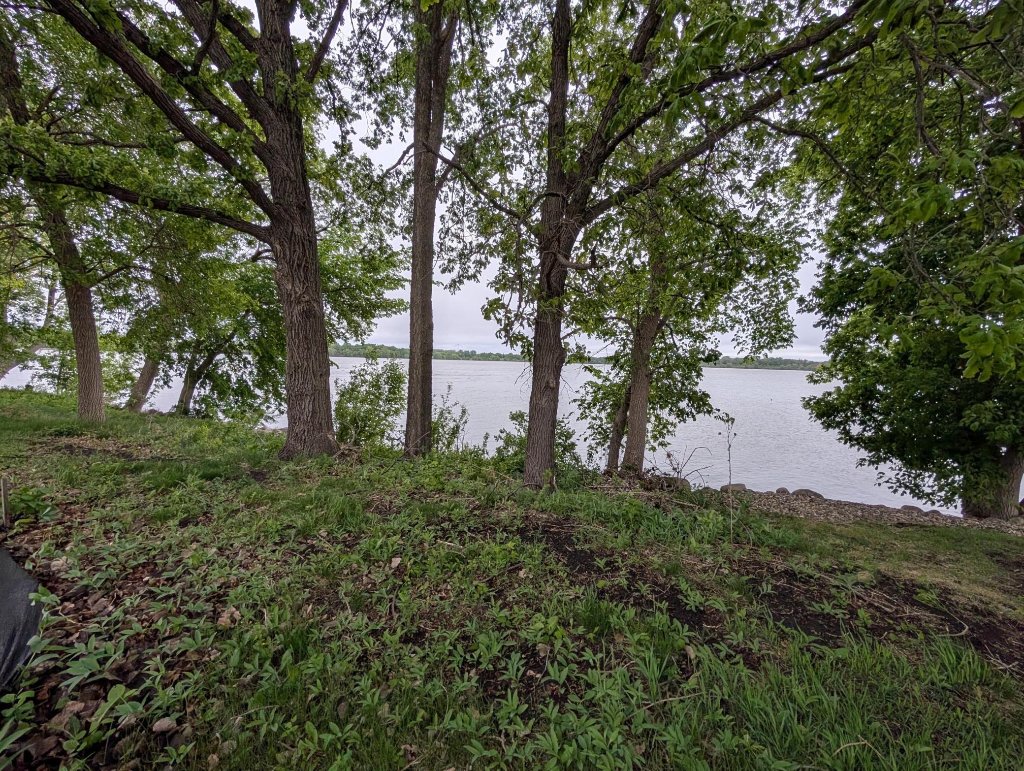 2101 Country Club Drive Ne Property Photo 3
