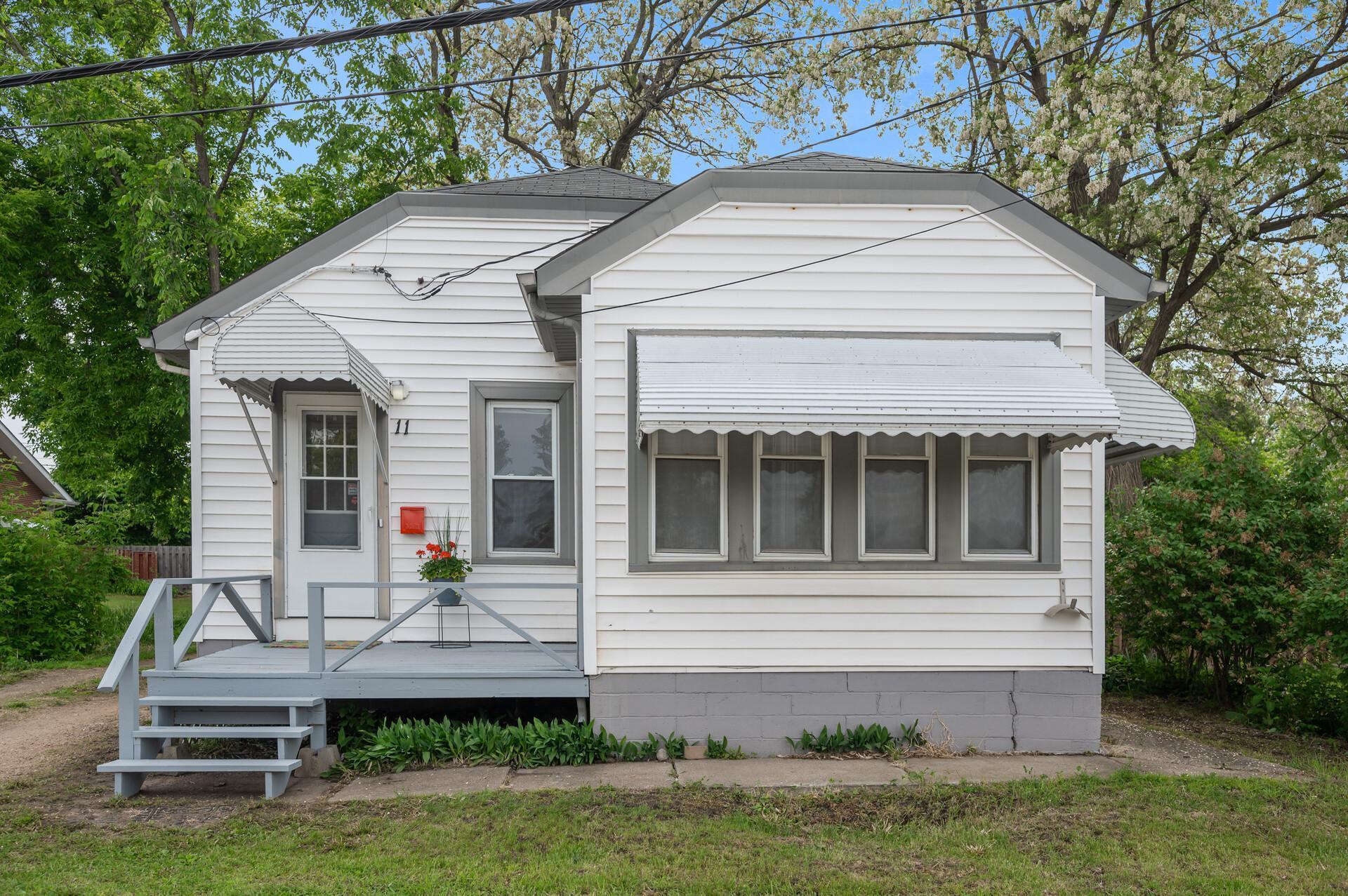 11 Blake Road Property Photo 1