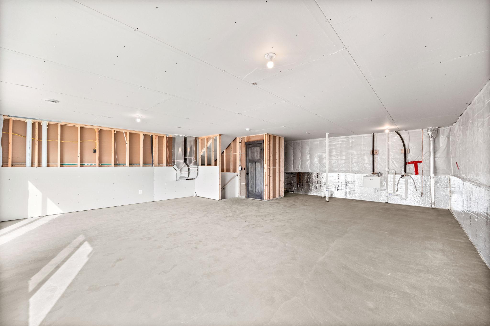 872 Watertown Avenue Property Photo 17