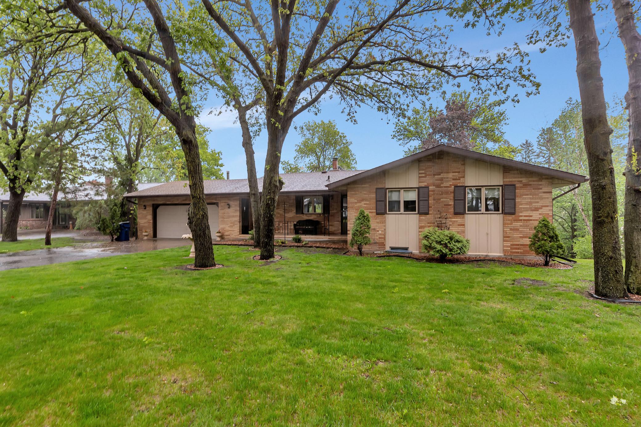2916 Golf View Court Property Photo