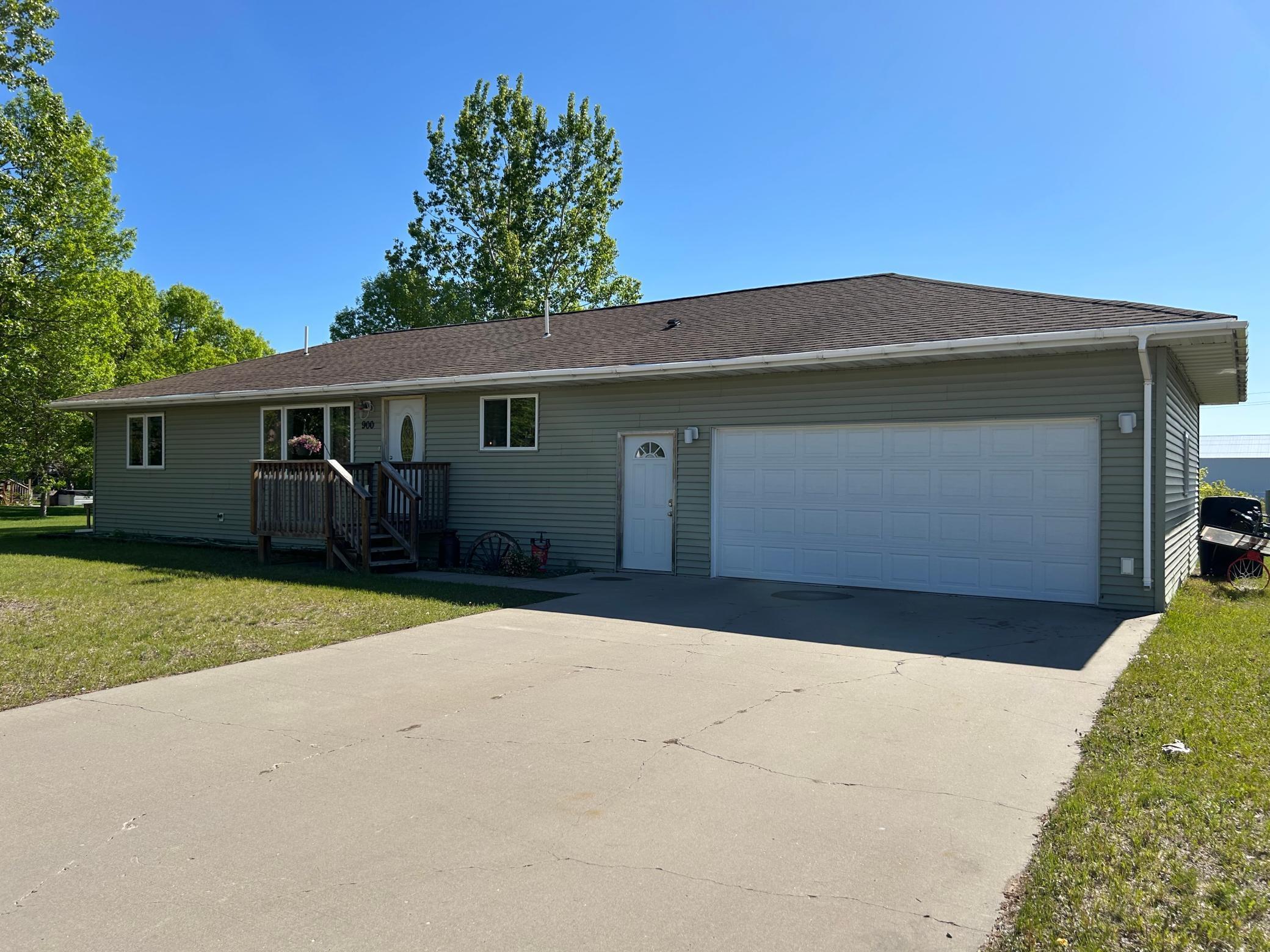 900 Pleasant Avenue Property Photo 1