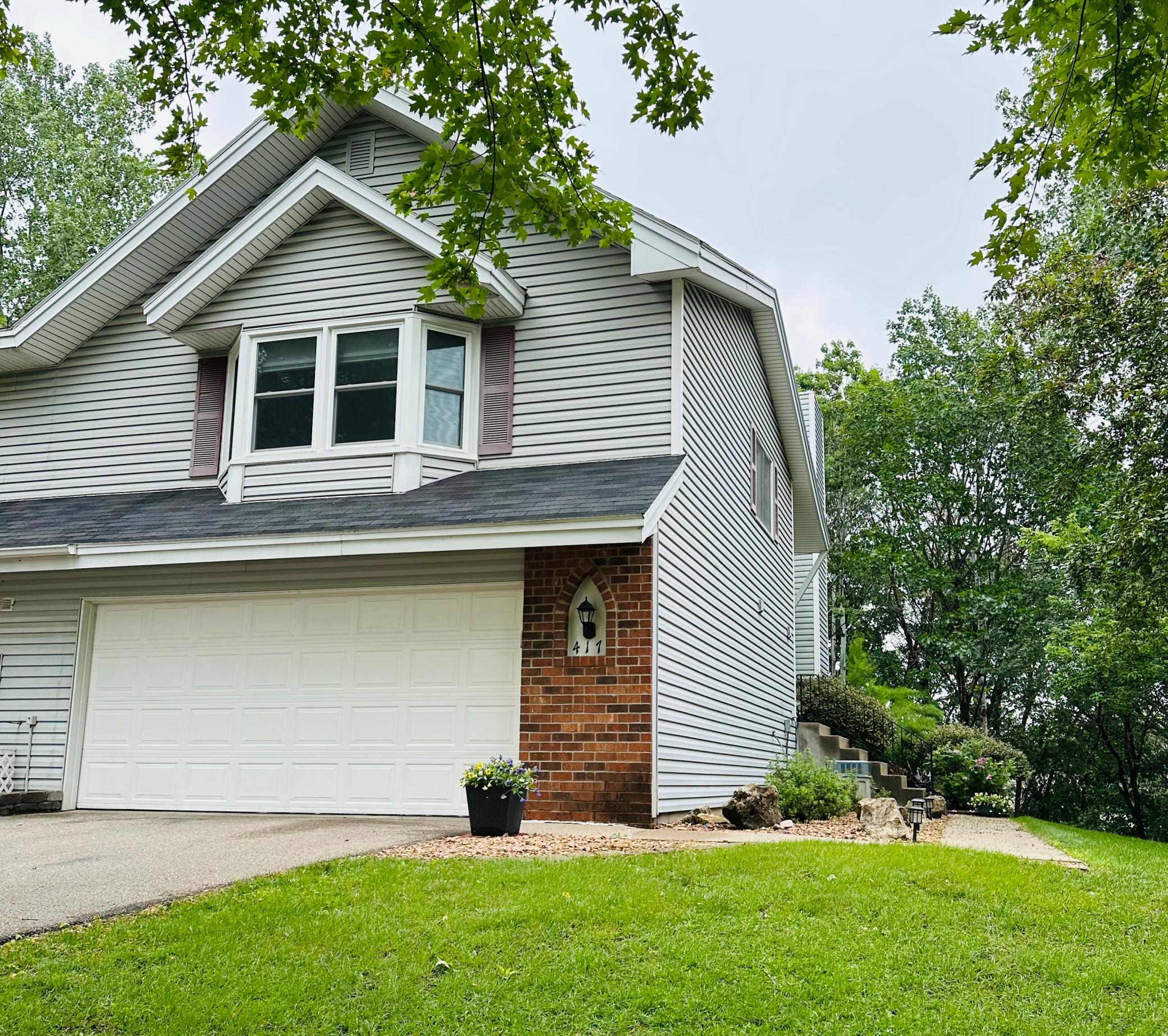 417 Wood Way Property Photo 1