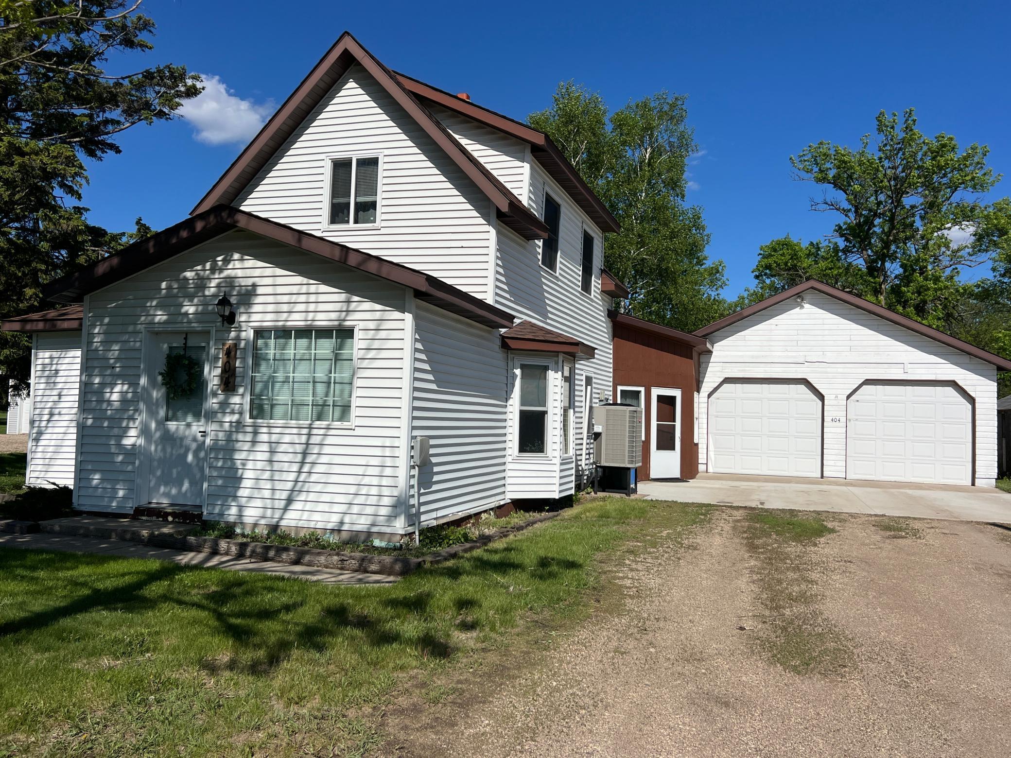 404 1st Street Property Photo 1