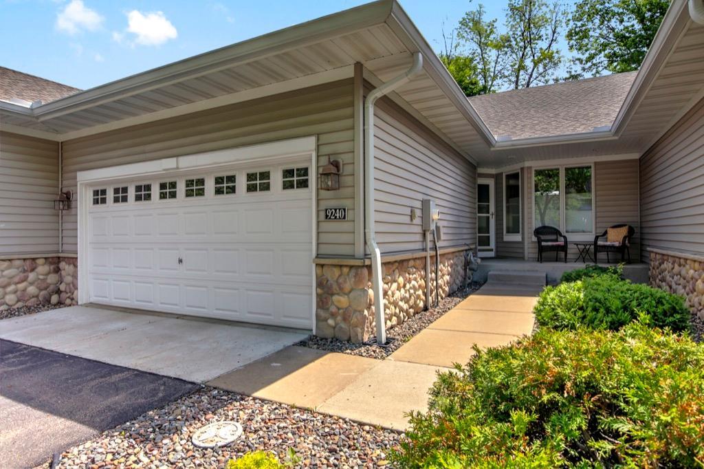 9240 Blackoaks Lane Property Photo 1