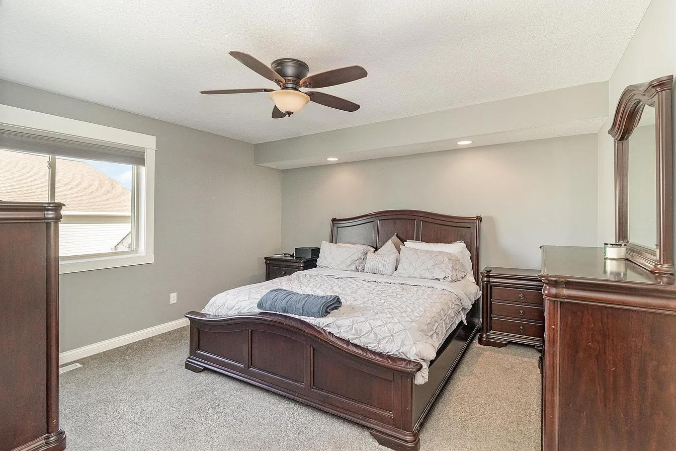 1096 Woodbury Dr Property Photo 5