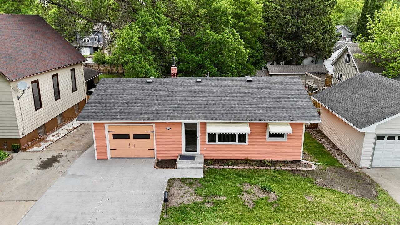 115 1st Street Property Photo 1