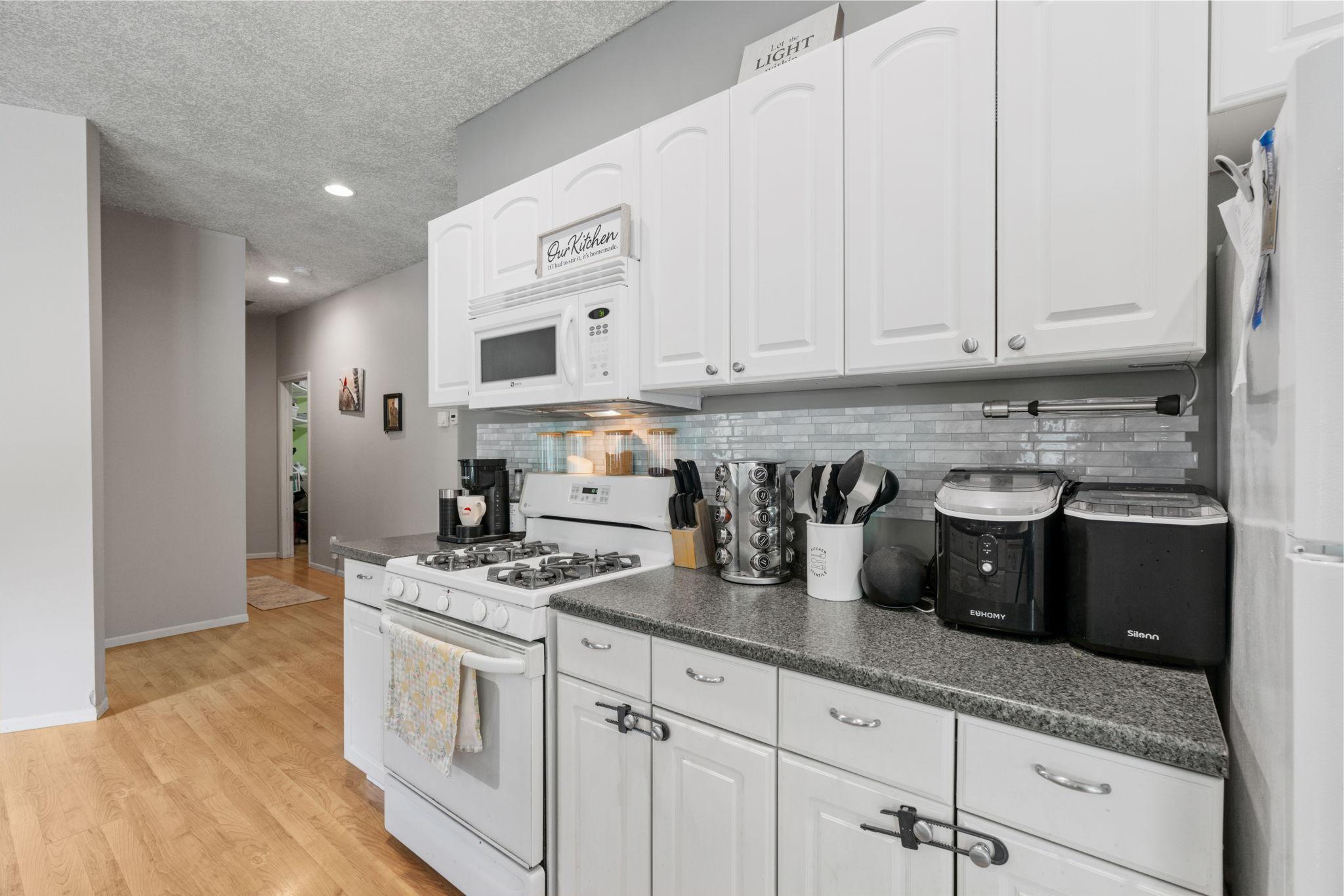 2391 Brooks Avenue Property Photo 12
