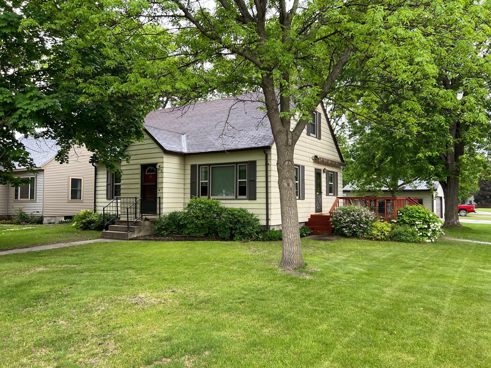 813 11th Street Property Photo 1