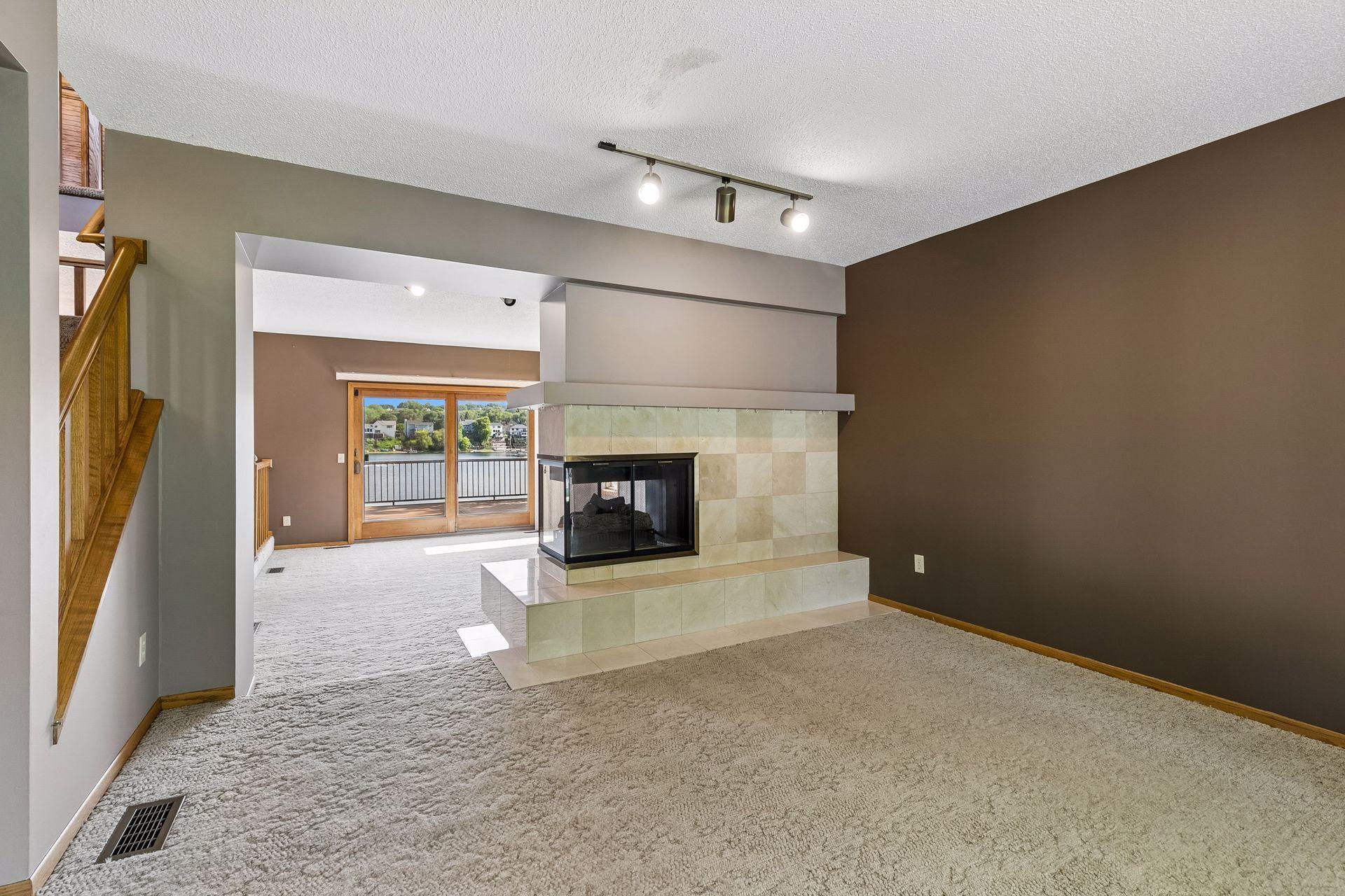 15813 Highview Drive Property Photo 9