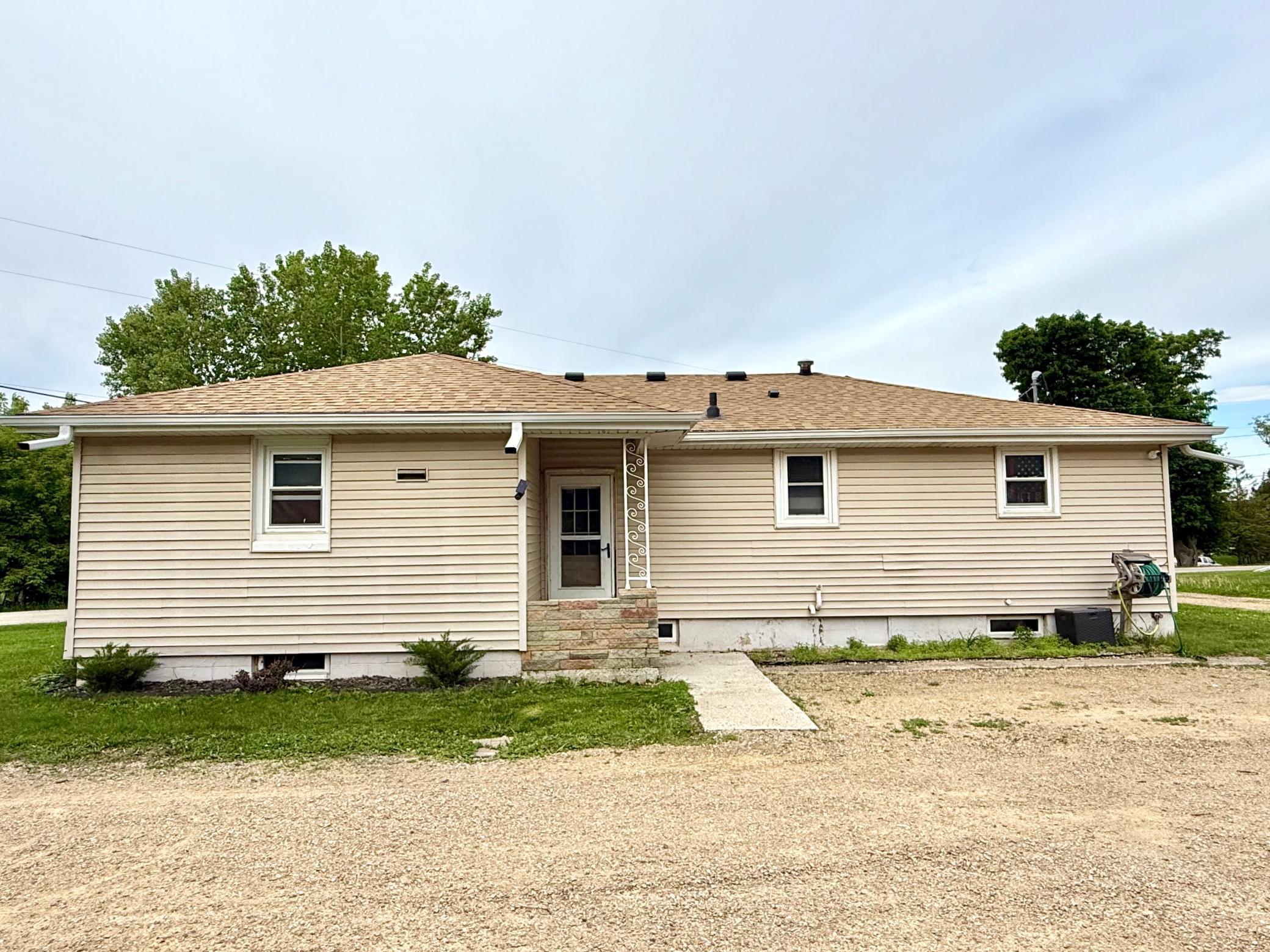 1402 Kirkwood Avenue Property Photo 1