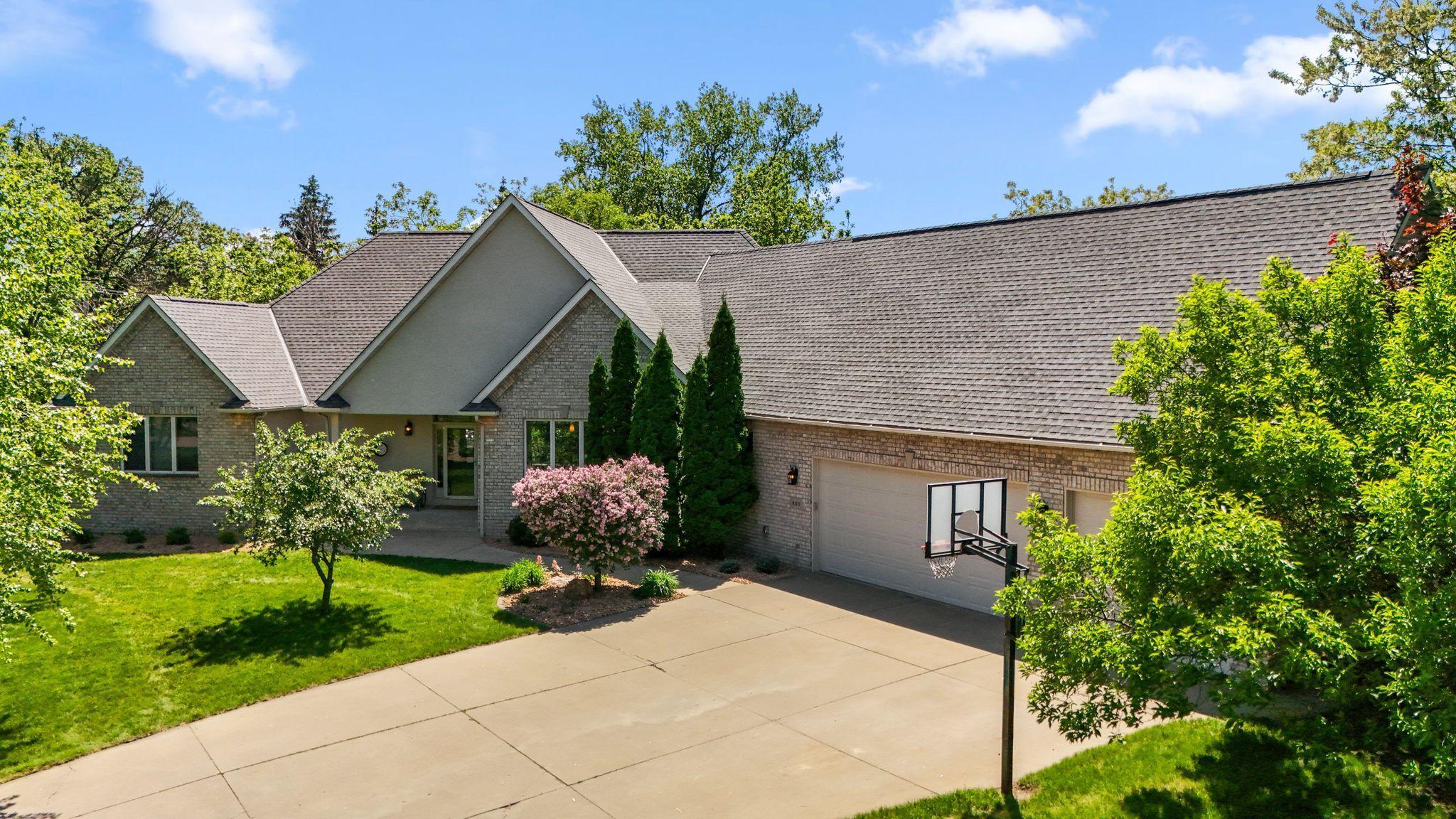 600 Sibley Court Property Photo