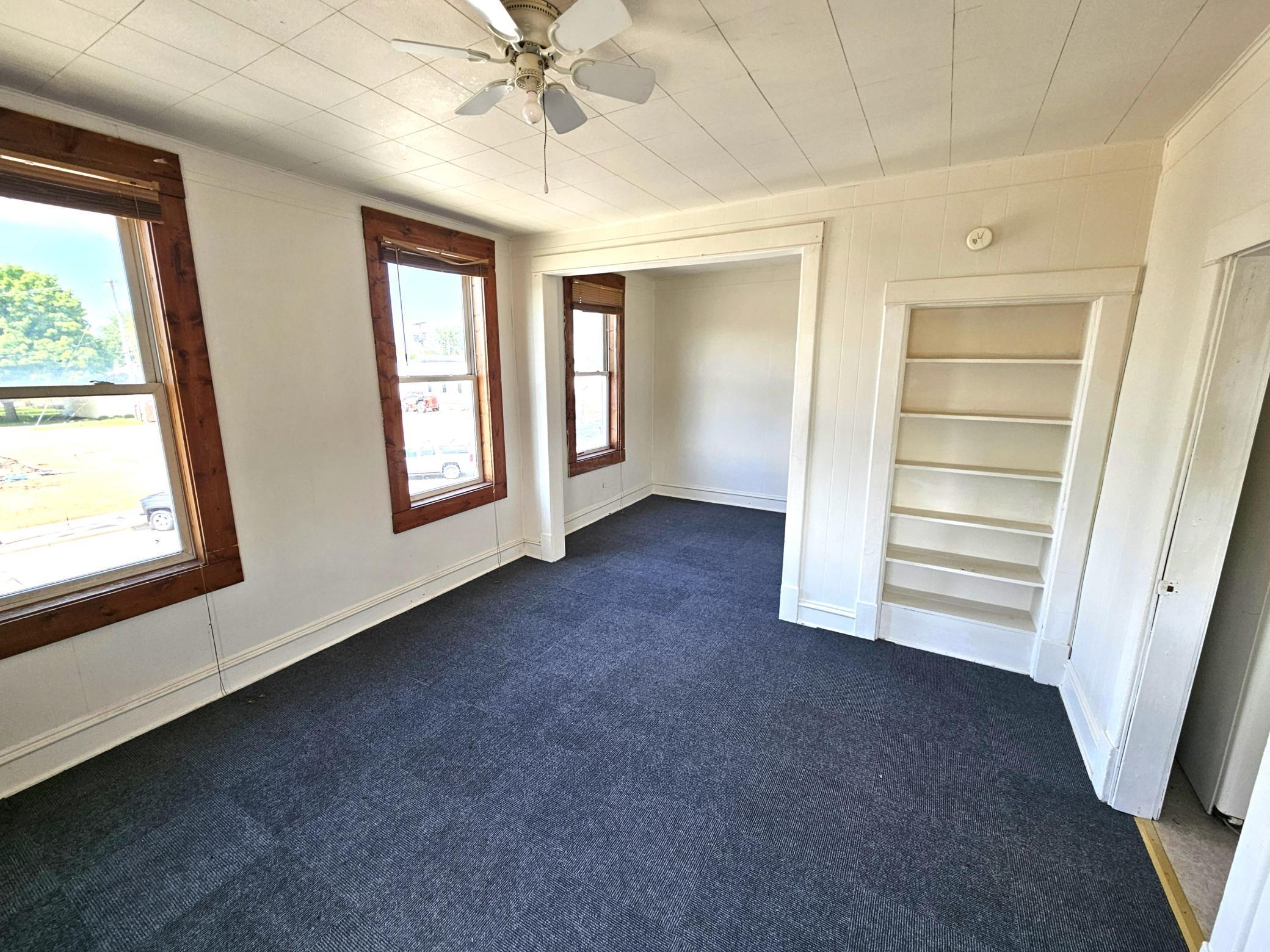 100 4th Avenue N Property Photo 10