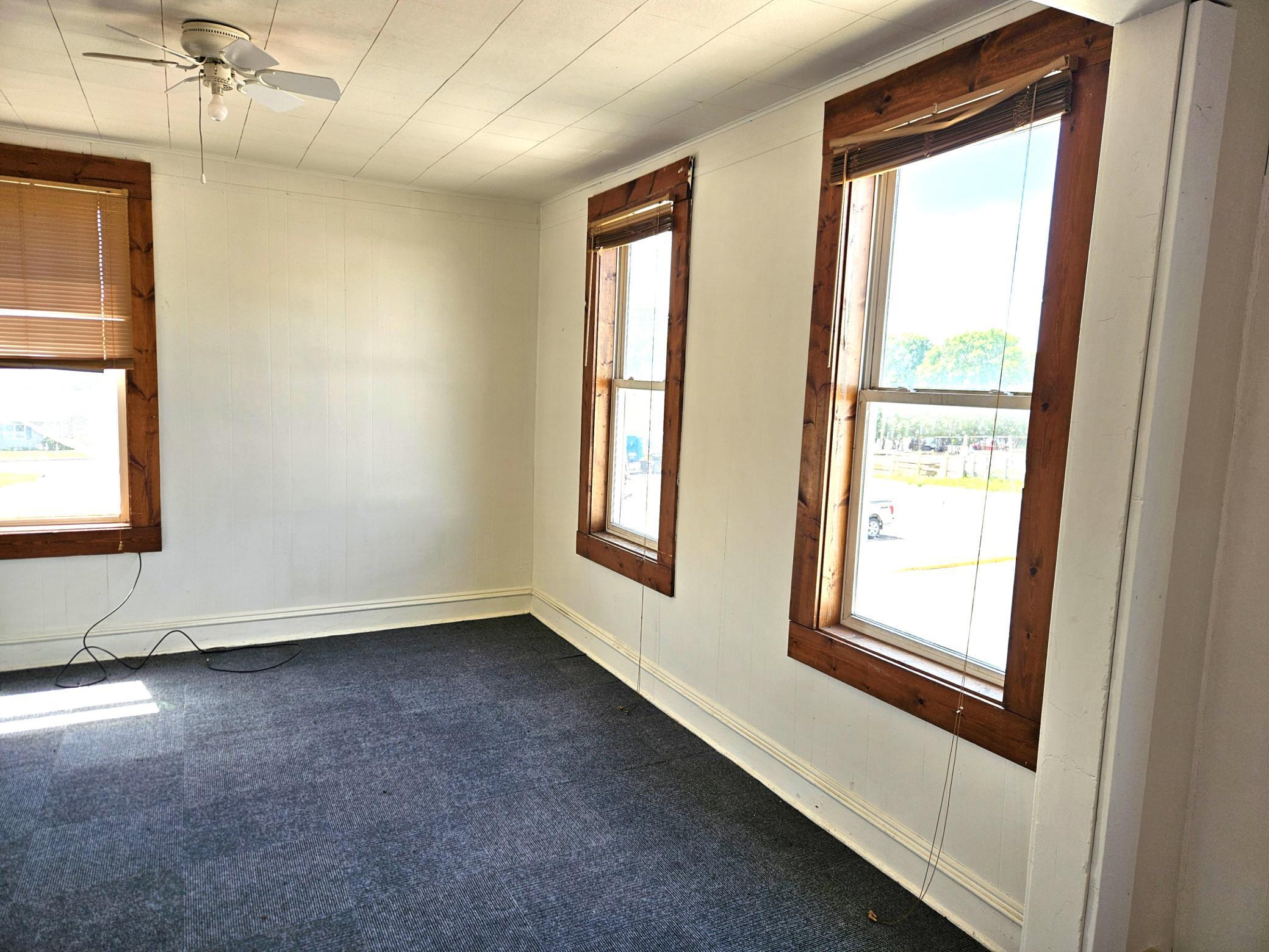 100 4th Avenue N Property Photo 11