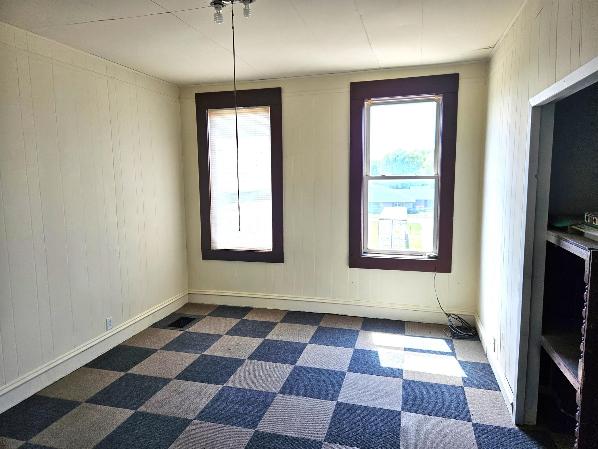 100 4th Avenue N Property Photo 13
