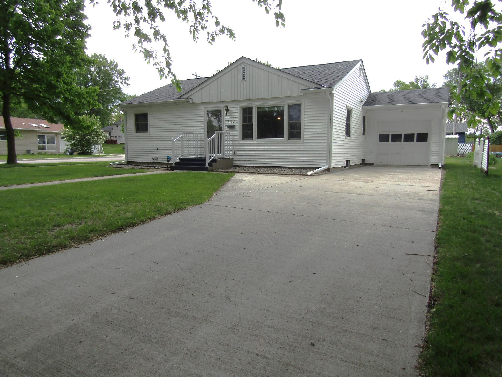 302 S 12th Street Property Photo 1