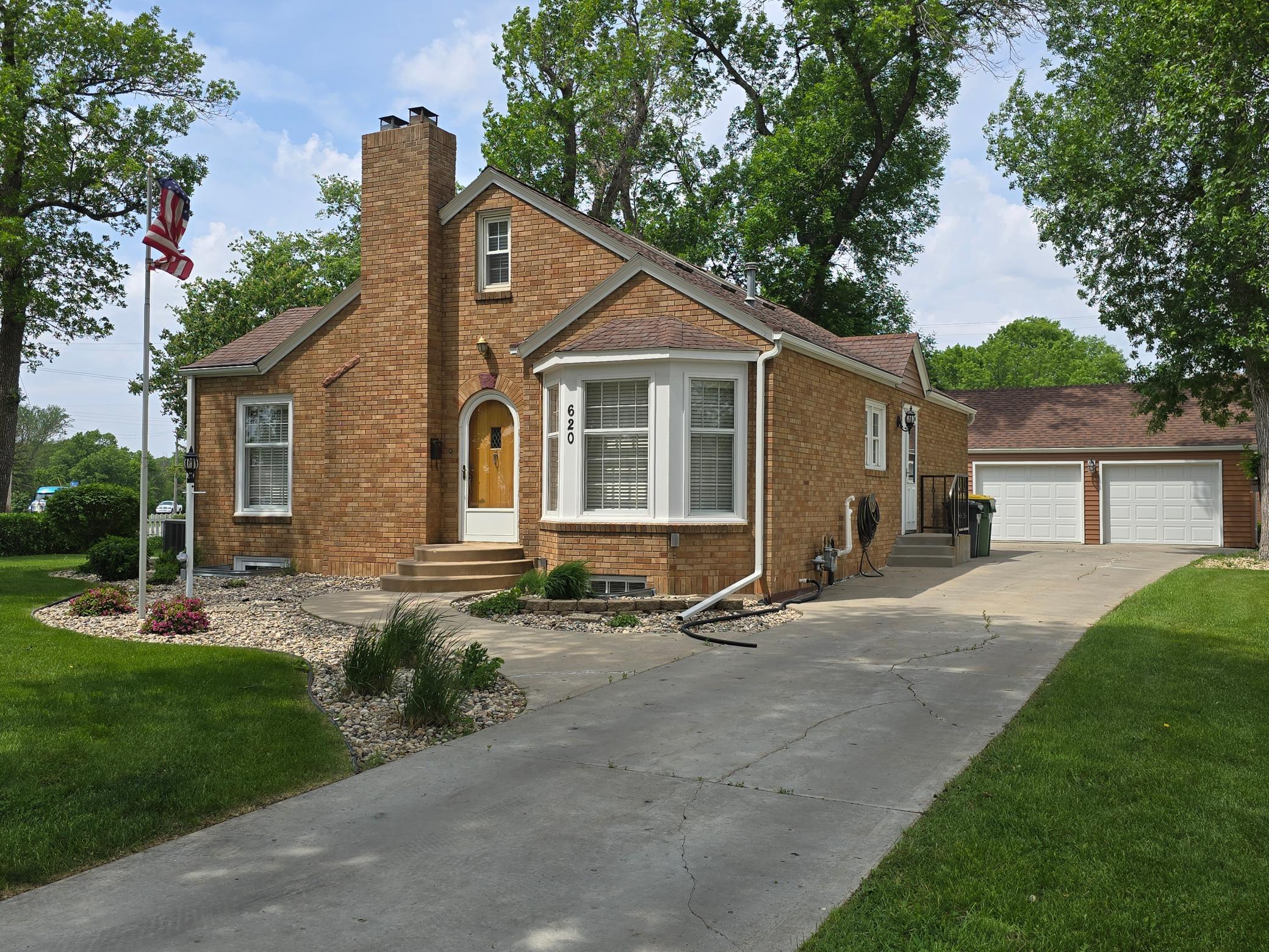 620 5th Avenue Property Photo 1