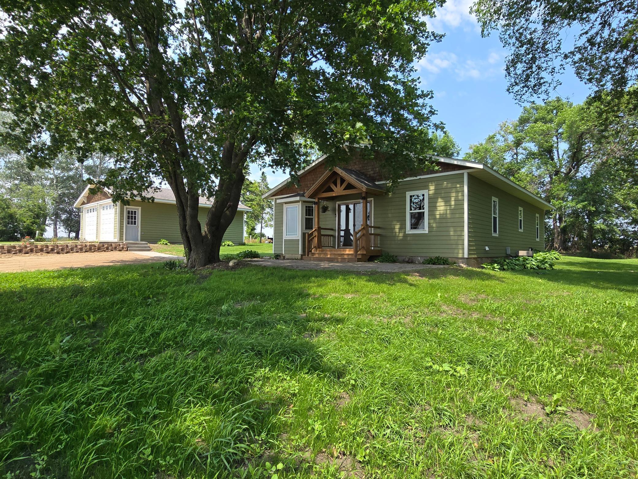 24091 Sunny Side Drive Property Photo 1