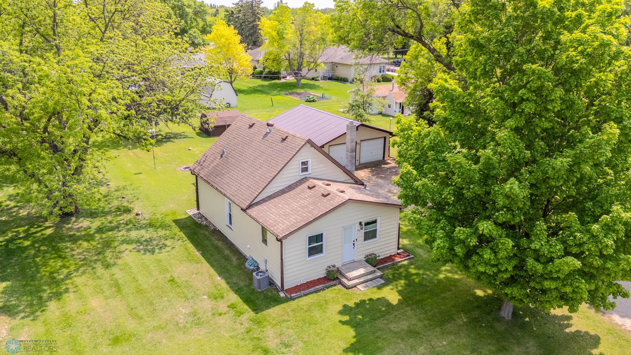 231 3rd Avenue Property Photo 1