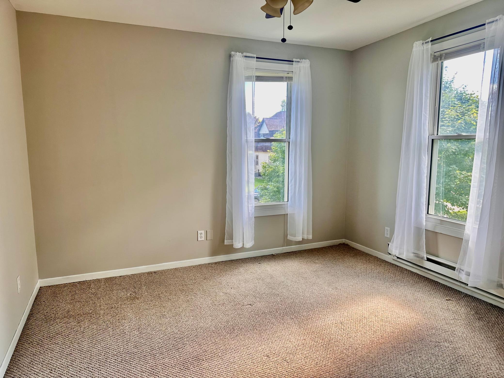 300 Ellington Street Property Photo 9