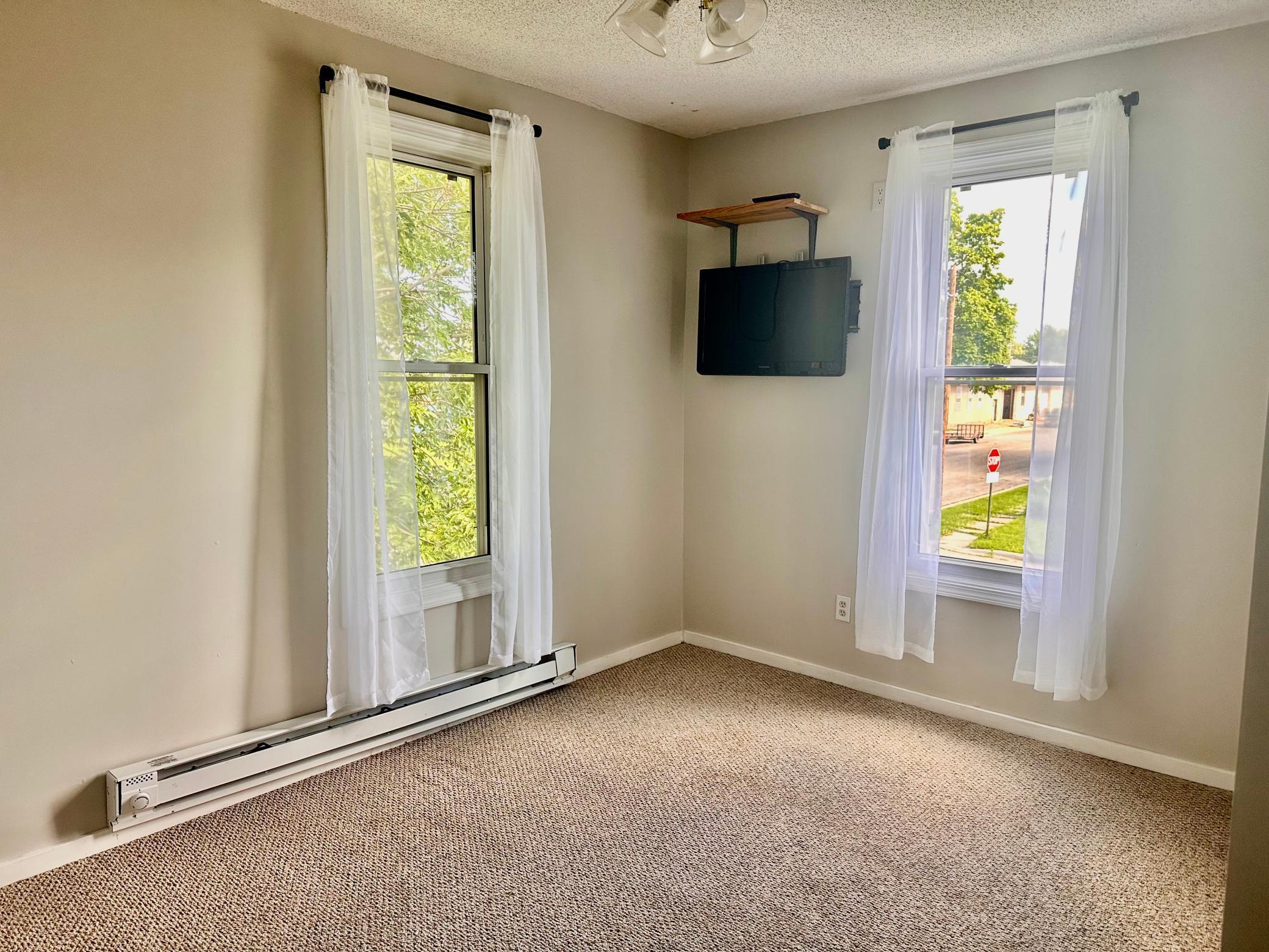 300 Ellington Street Property Photo 10