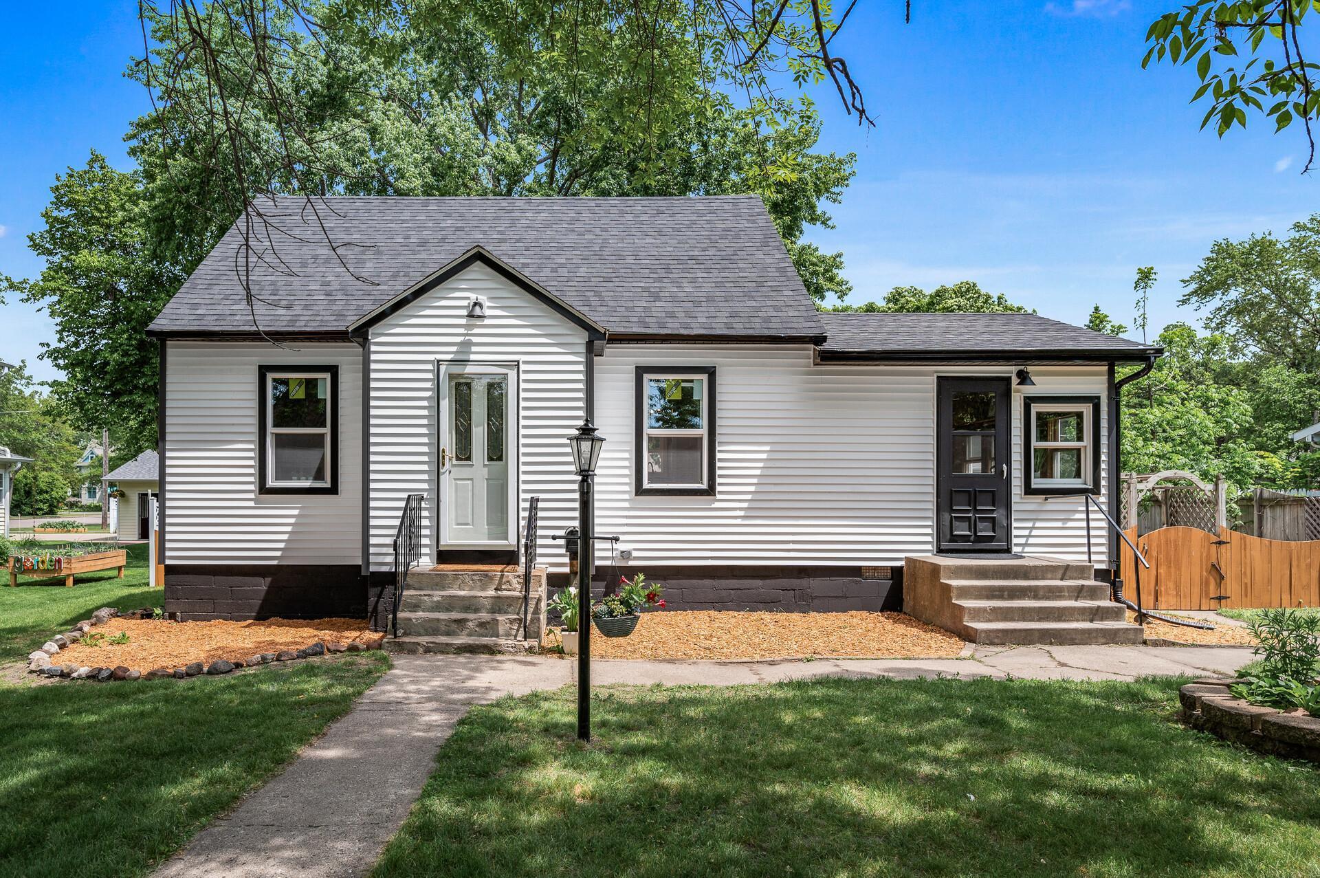 404 8th Avenue Property Photo 1