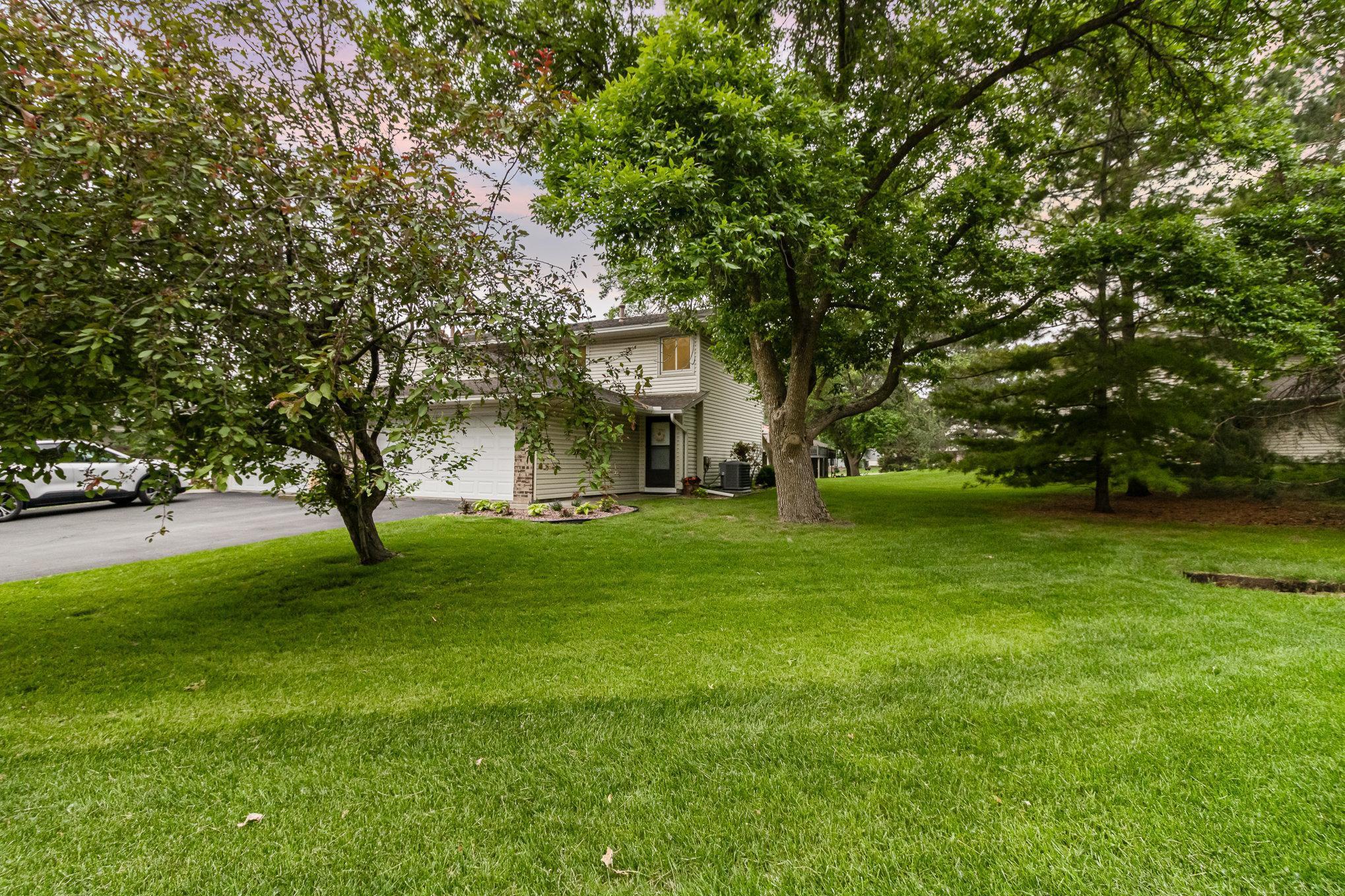 8405 W 97th Street Property Photo 1