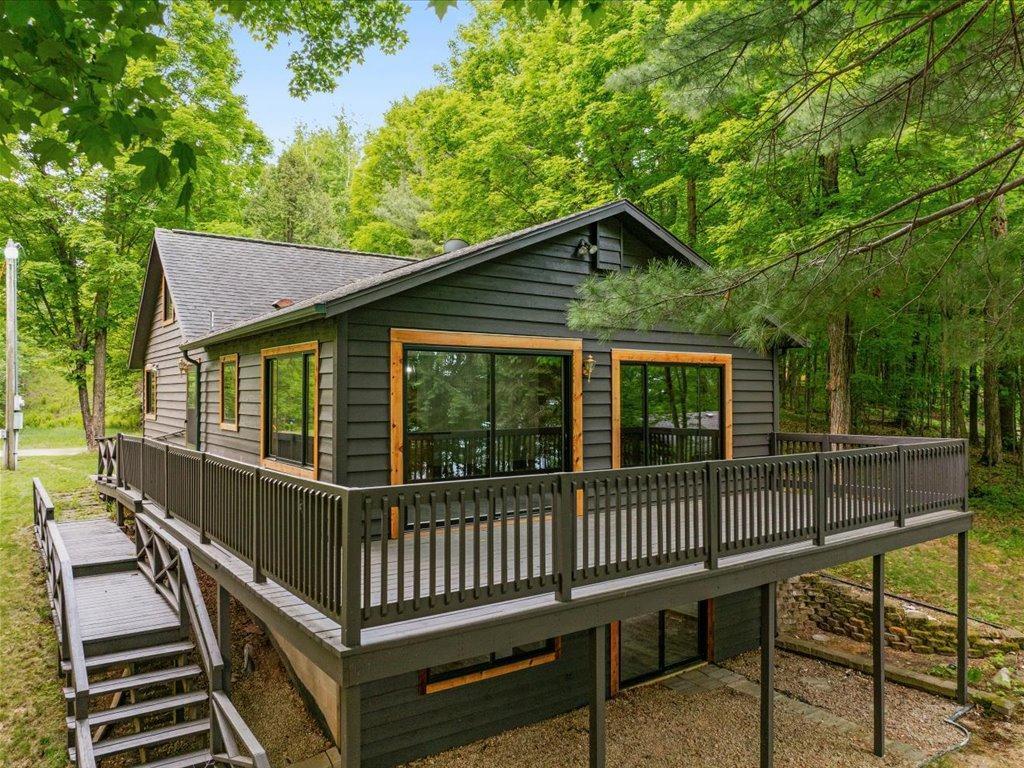 15622 Sand Beach Park Property Photo 1