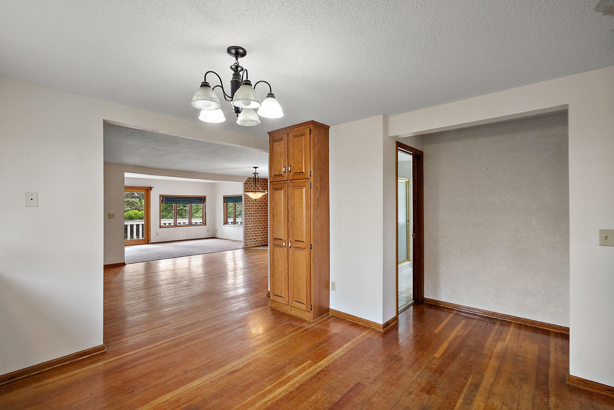 18121 N Diamond Lake Road Property Photo 10