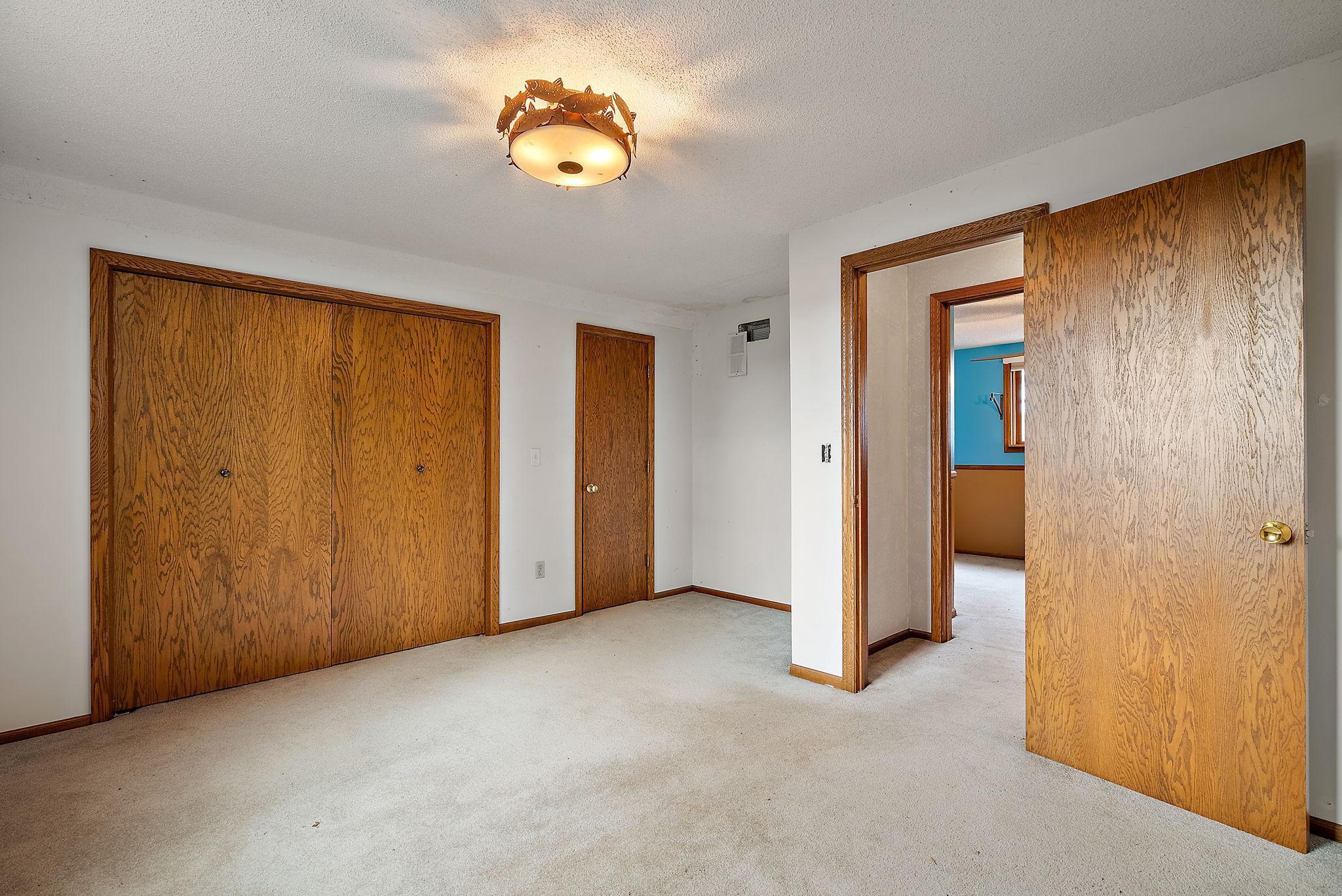 18121 N Diamond Lake Road Property Photo 15