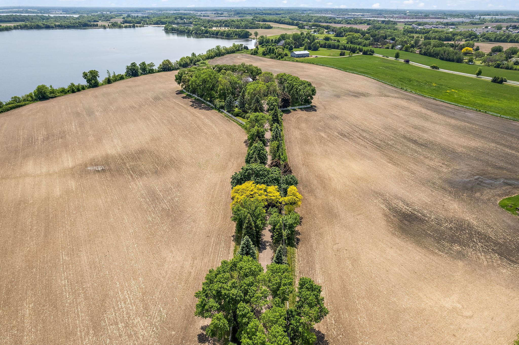 18121 N Diamond Lake Road Property Photo 18