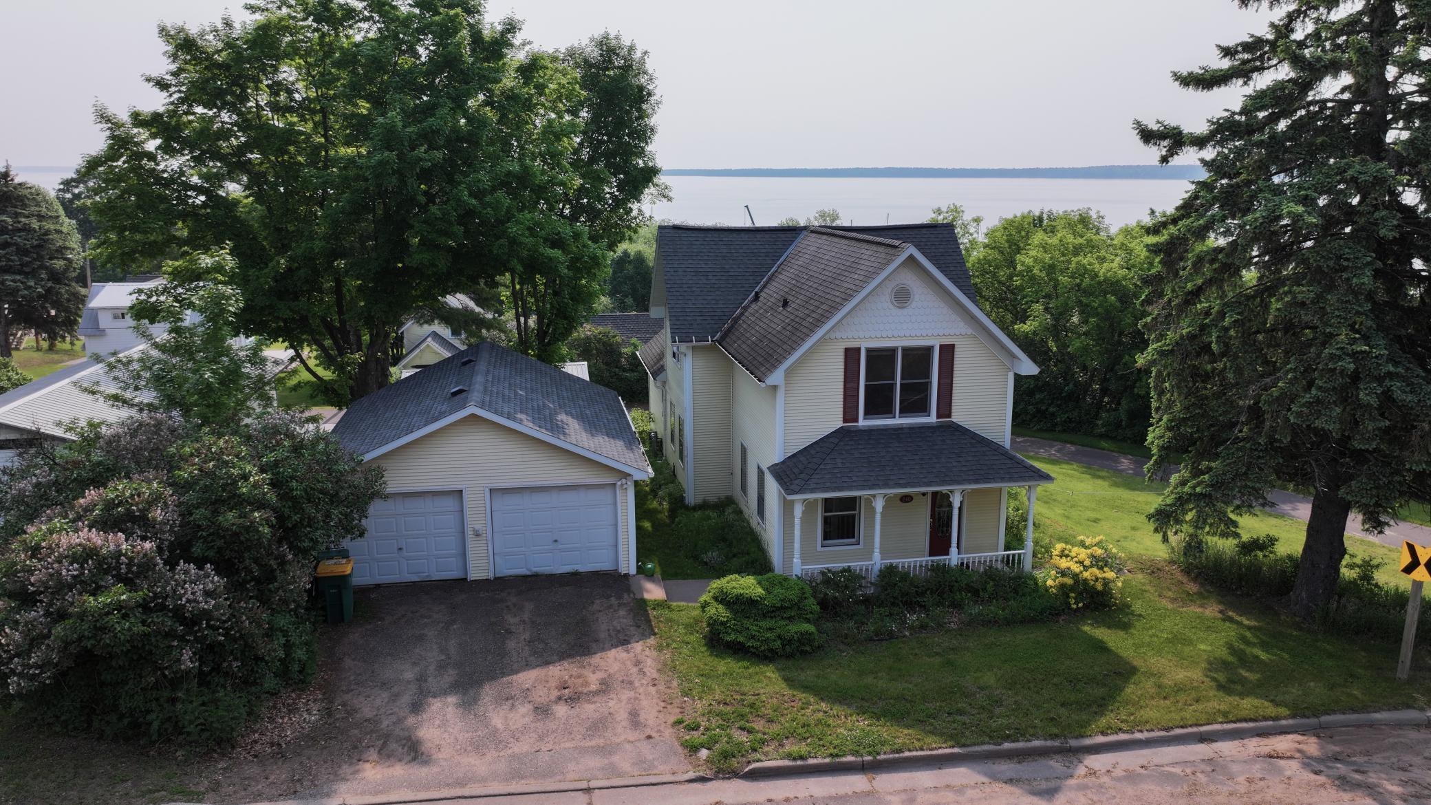240 S 6th Street Property Photo 1