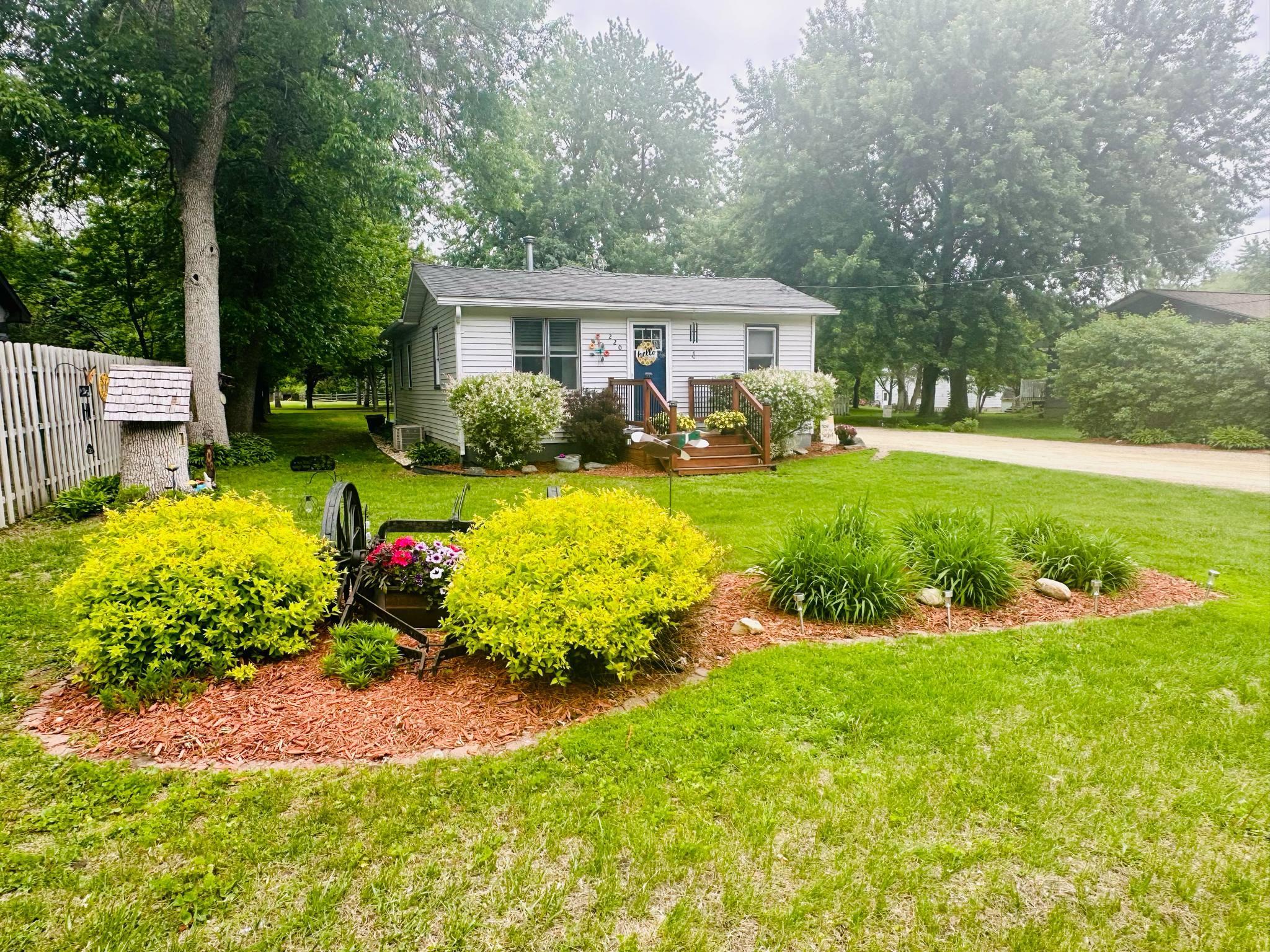 220 2nd Street Property Photo 1