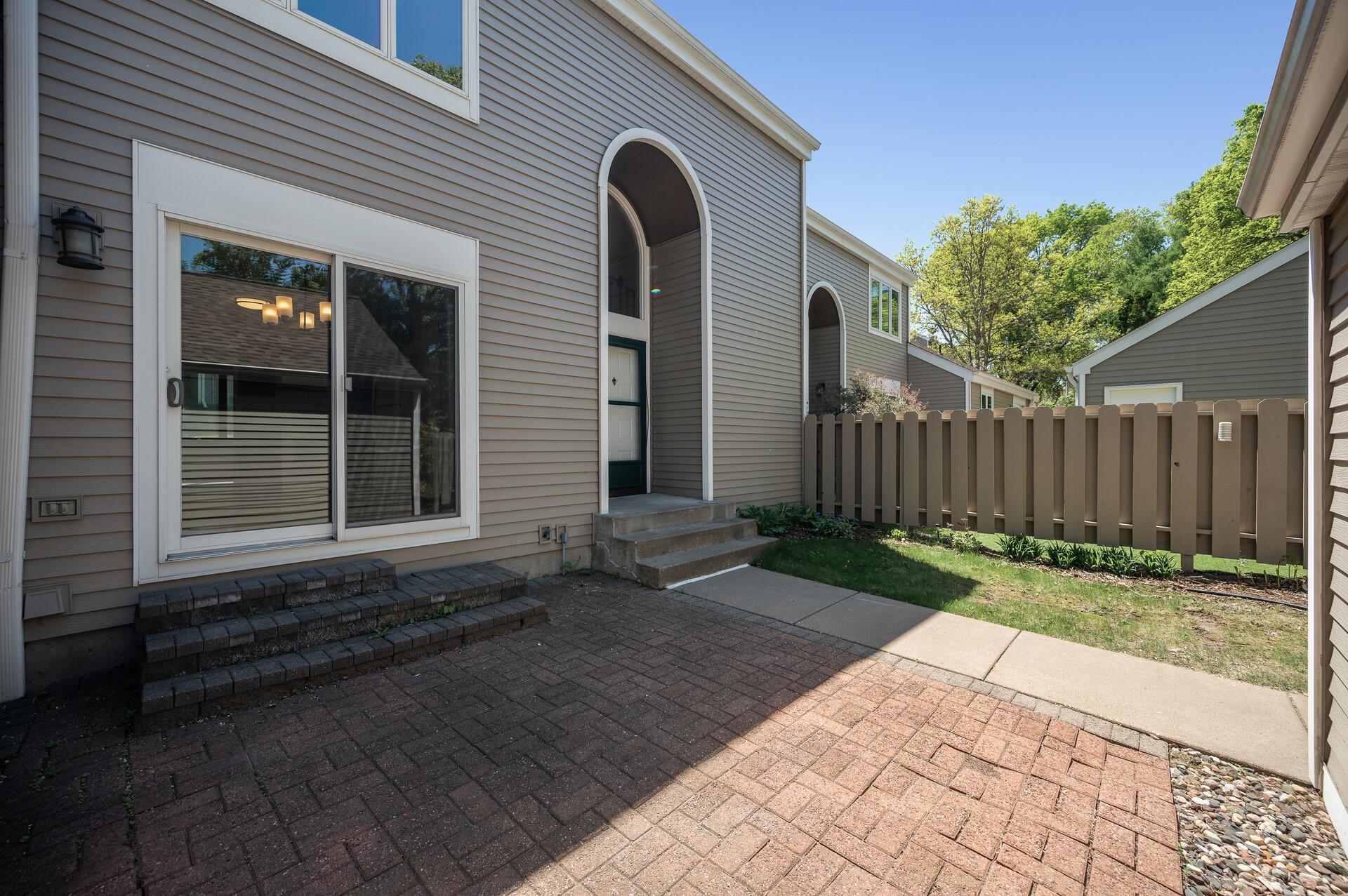 1174 Saint Clair Avenue Property Photo 2