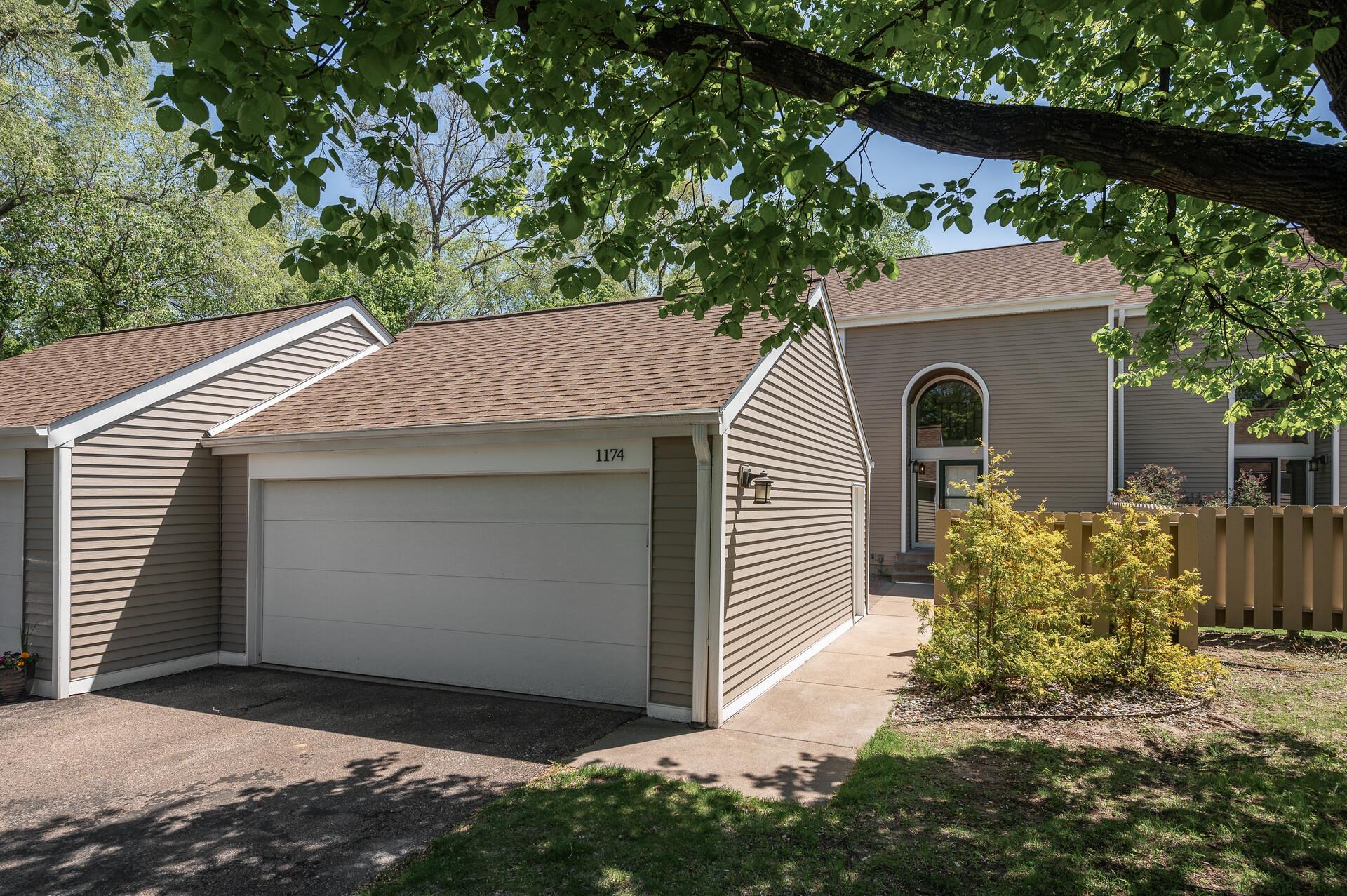 1174 Saint Clair Avenue Property Photo 4