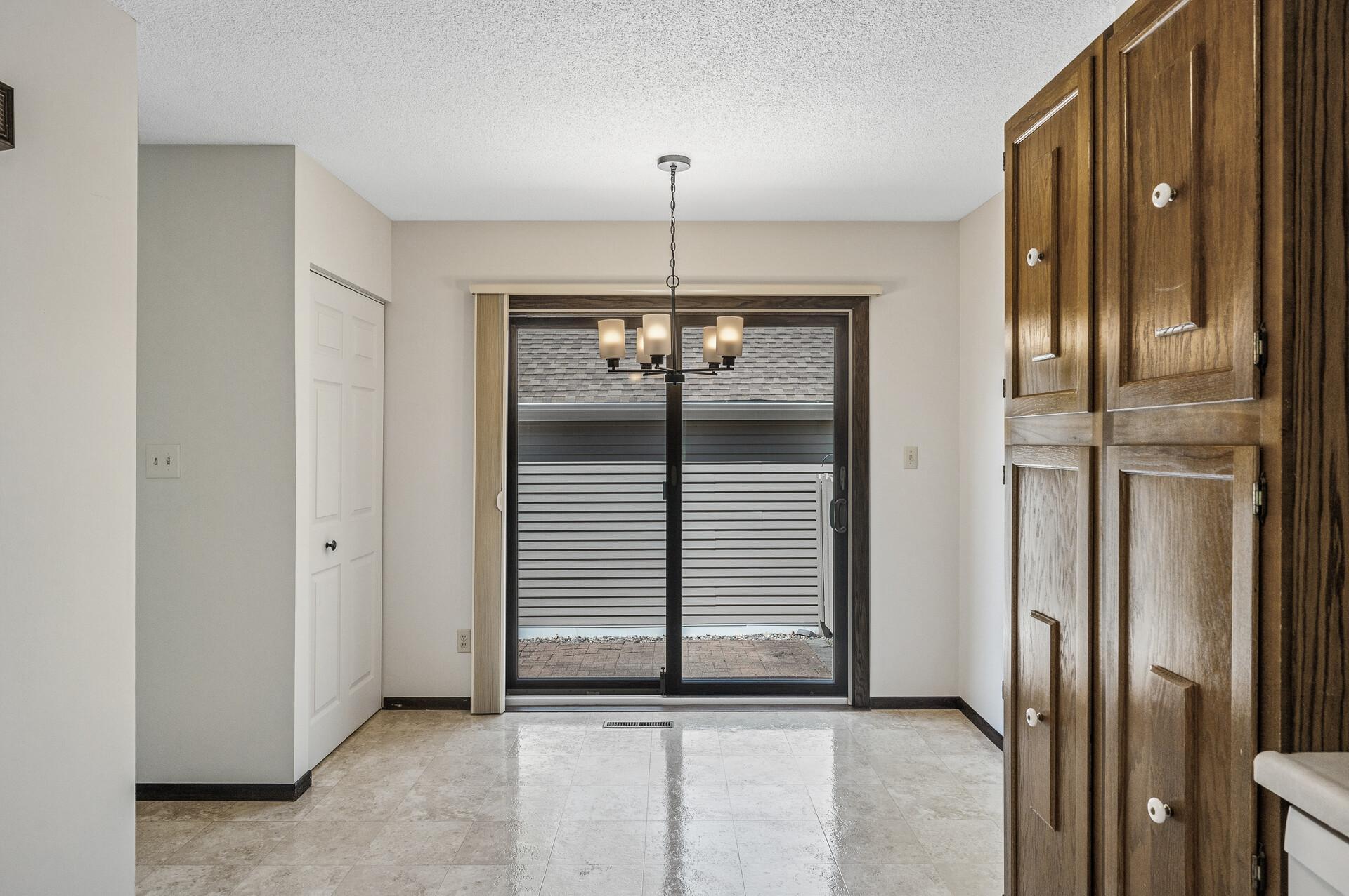 1174 Saint Clair Avenue Property Photo 7
