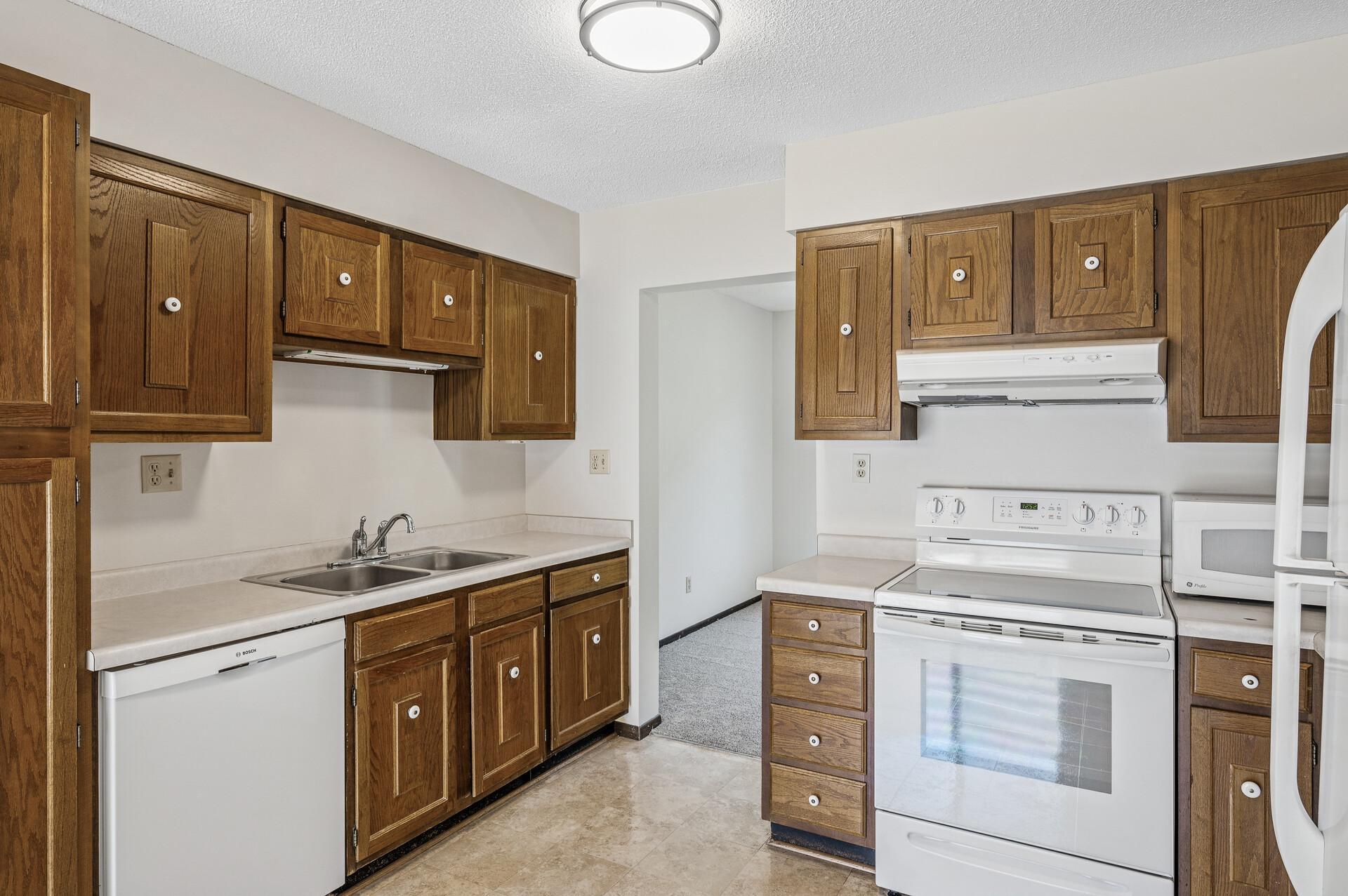 1174 Saint Clair Avenue Property Photo 11