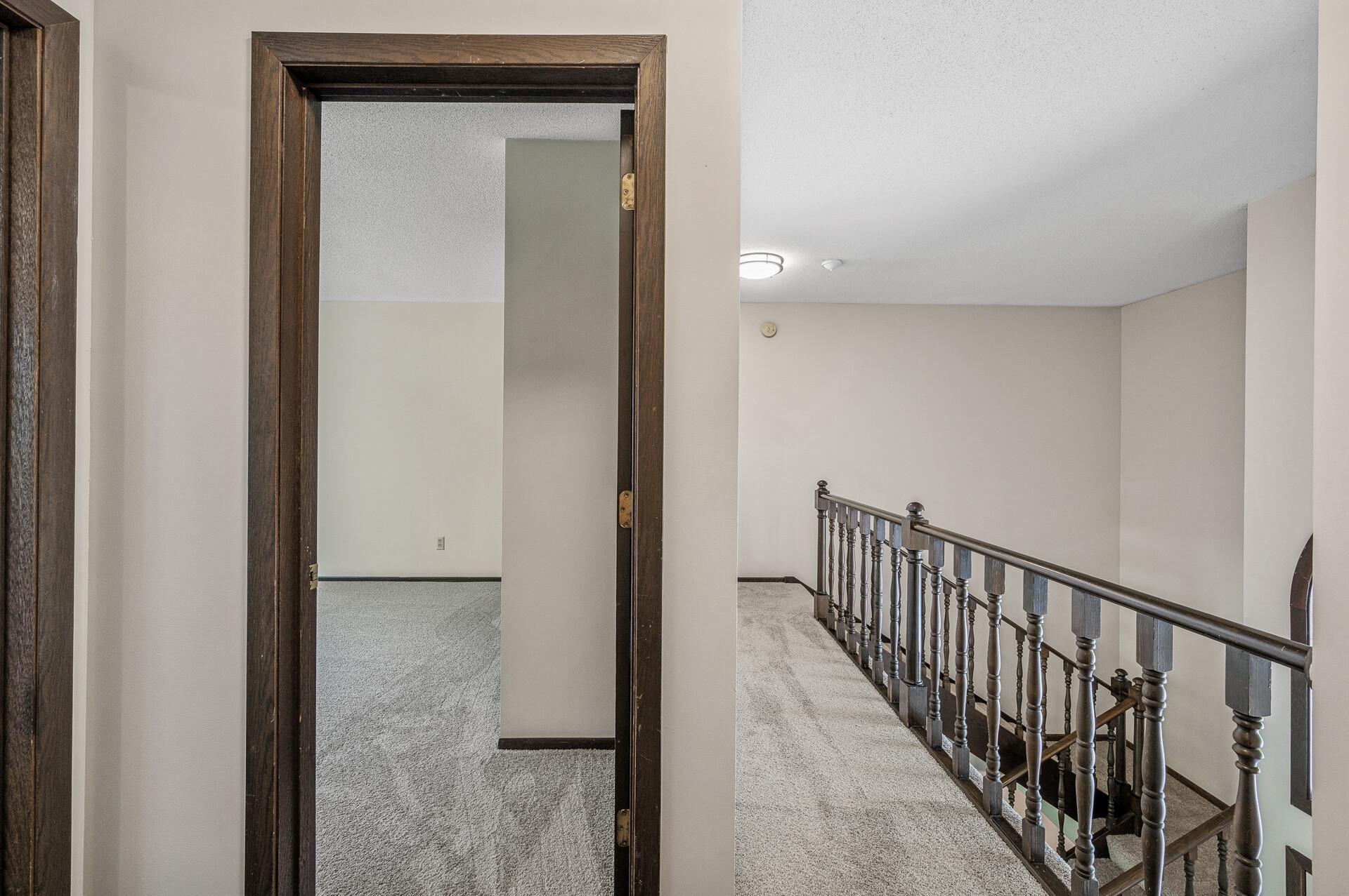 1174 Saint Clair Avenue Property Photo 18
