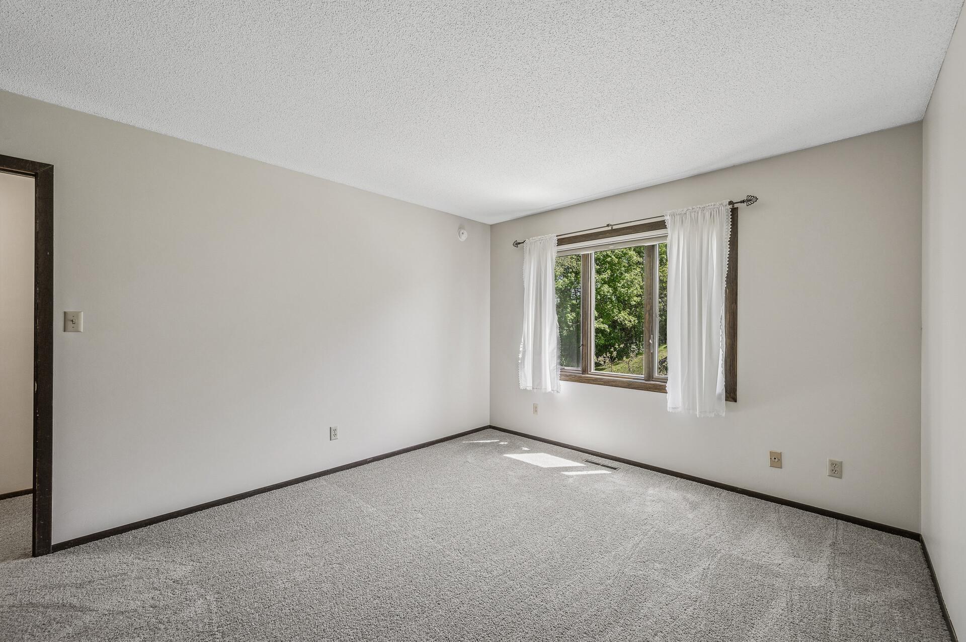 1174 Saint Clair Avenue Property Photo 20