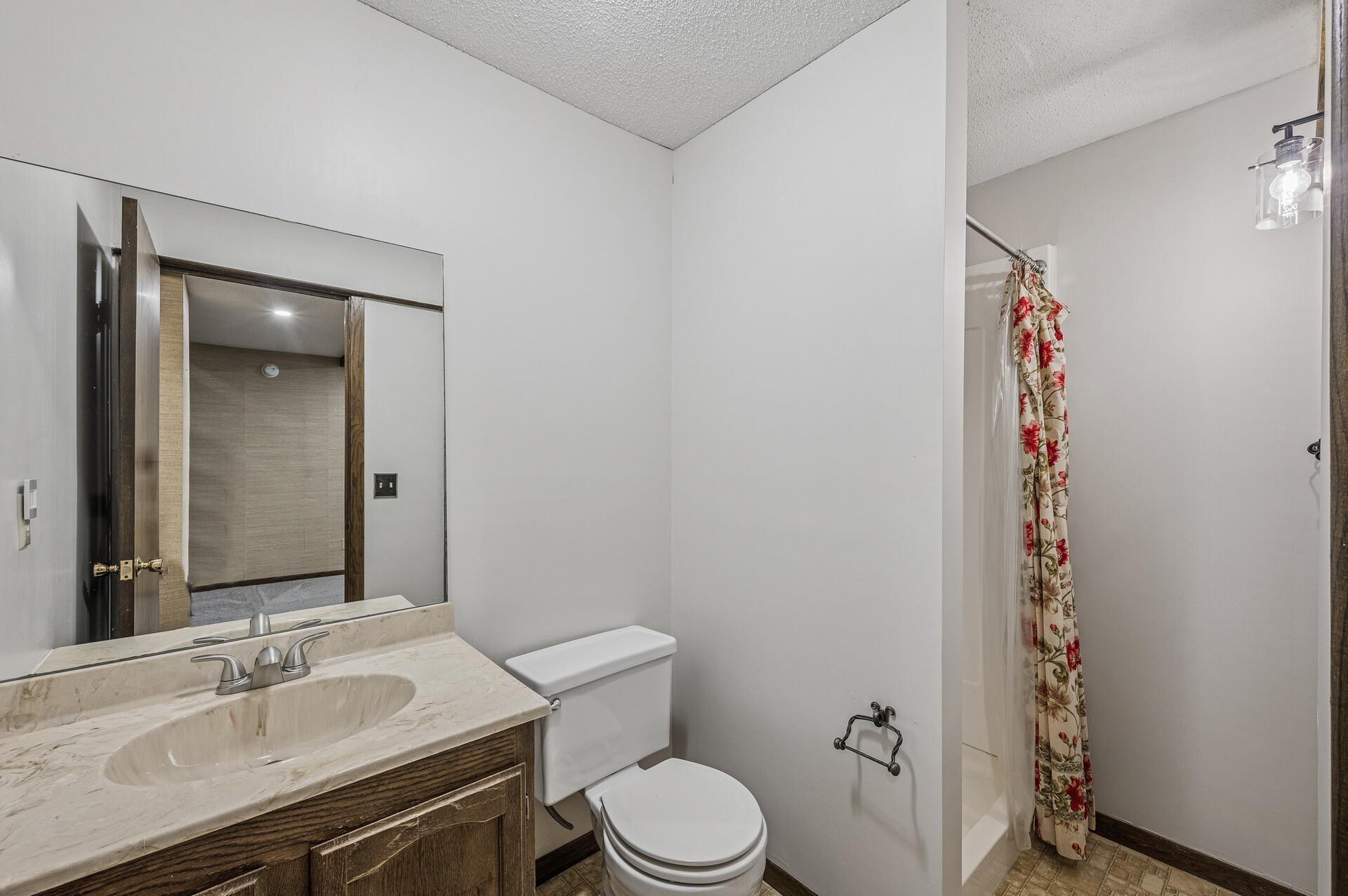 1174 Saint Clair Avenue Property Photo 34