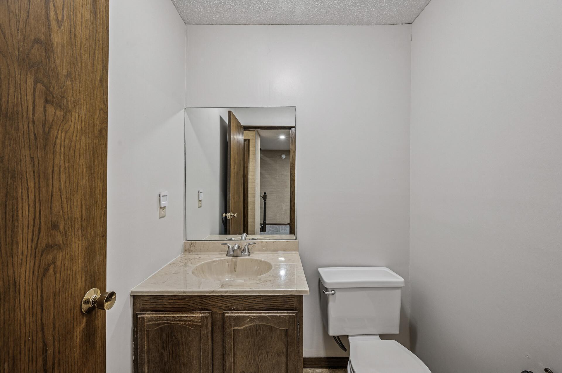 1174 Saint Clair Avenue Property Photo 35