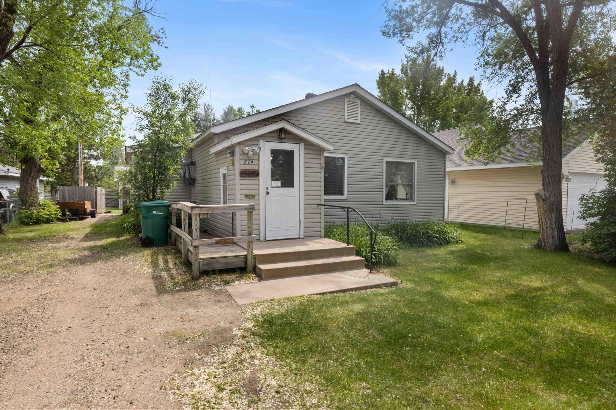 814 9th Avenue Property Photo 1