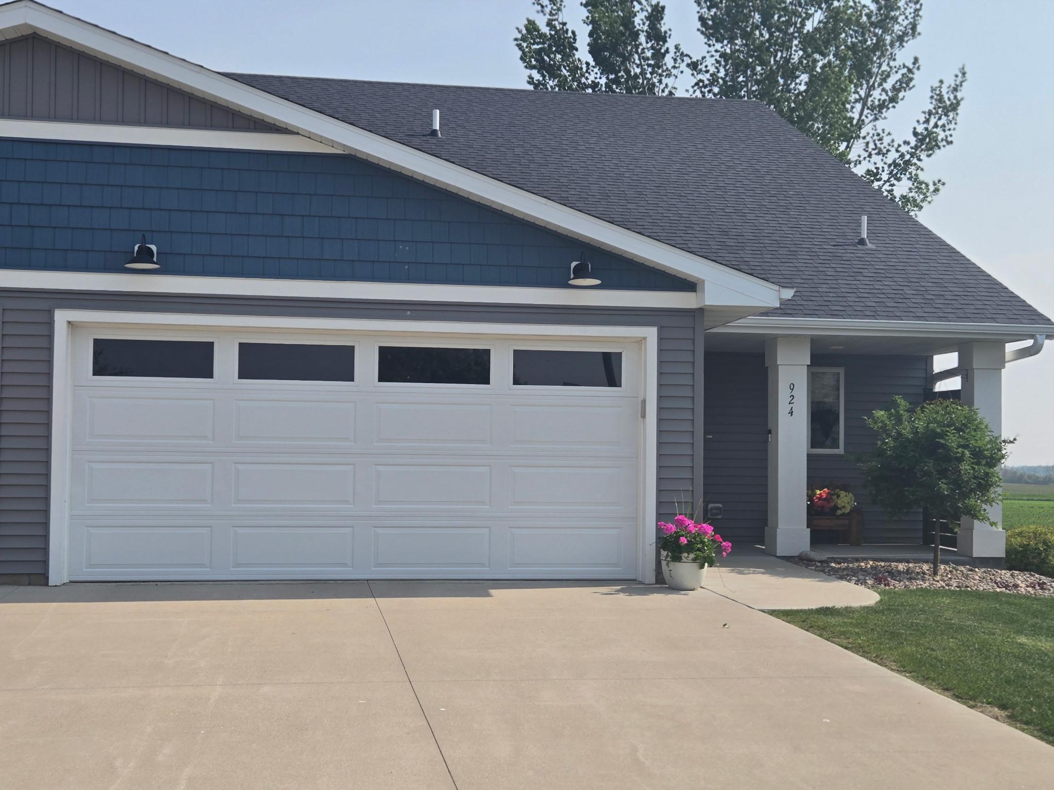924 3rd Avenue Property Photo 1
